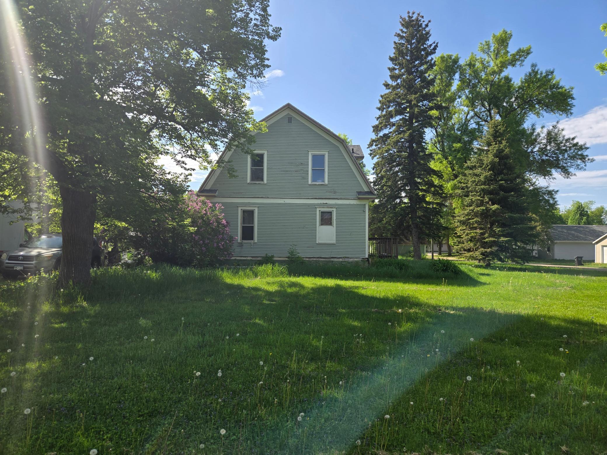 210 Glasgow Avenue Property Photo 2