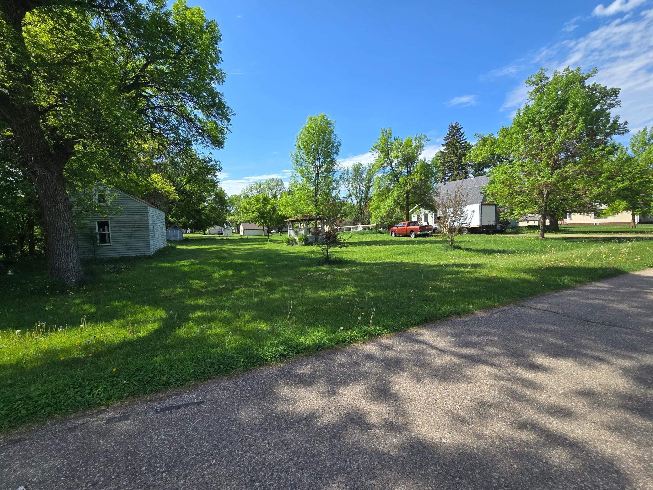210 Glasgow Avenue Property Photo 19