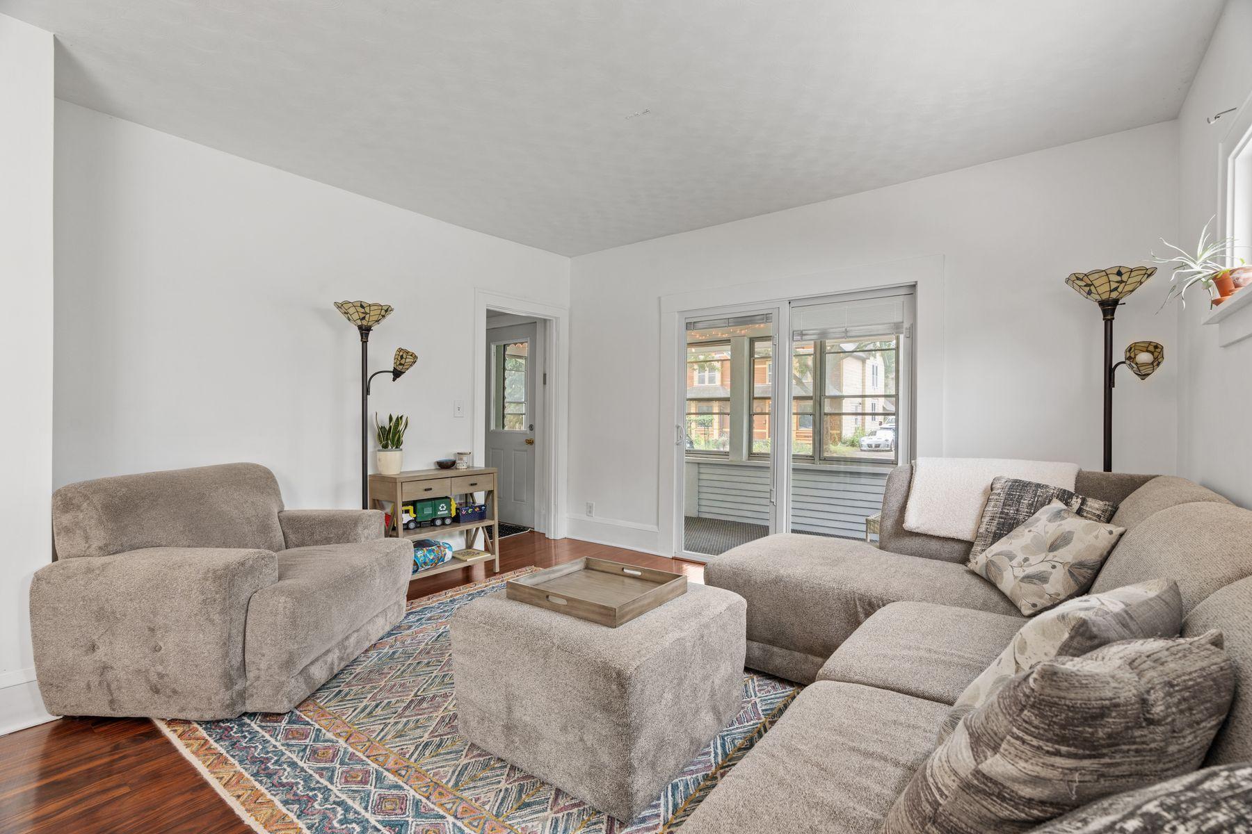 77 Stevens Street E Property Photo 16