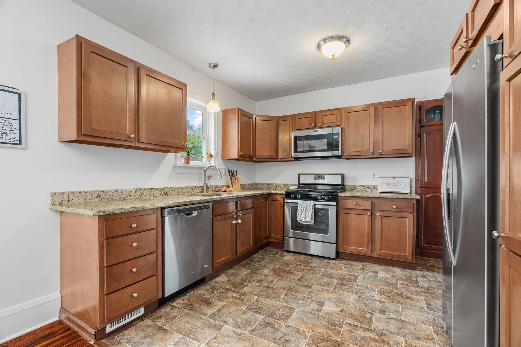 77 Stevens Street E Property Photo 19