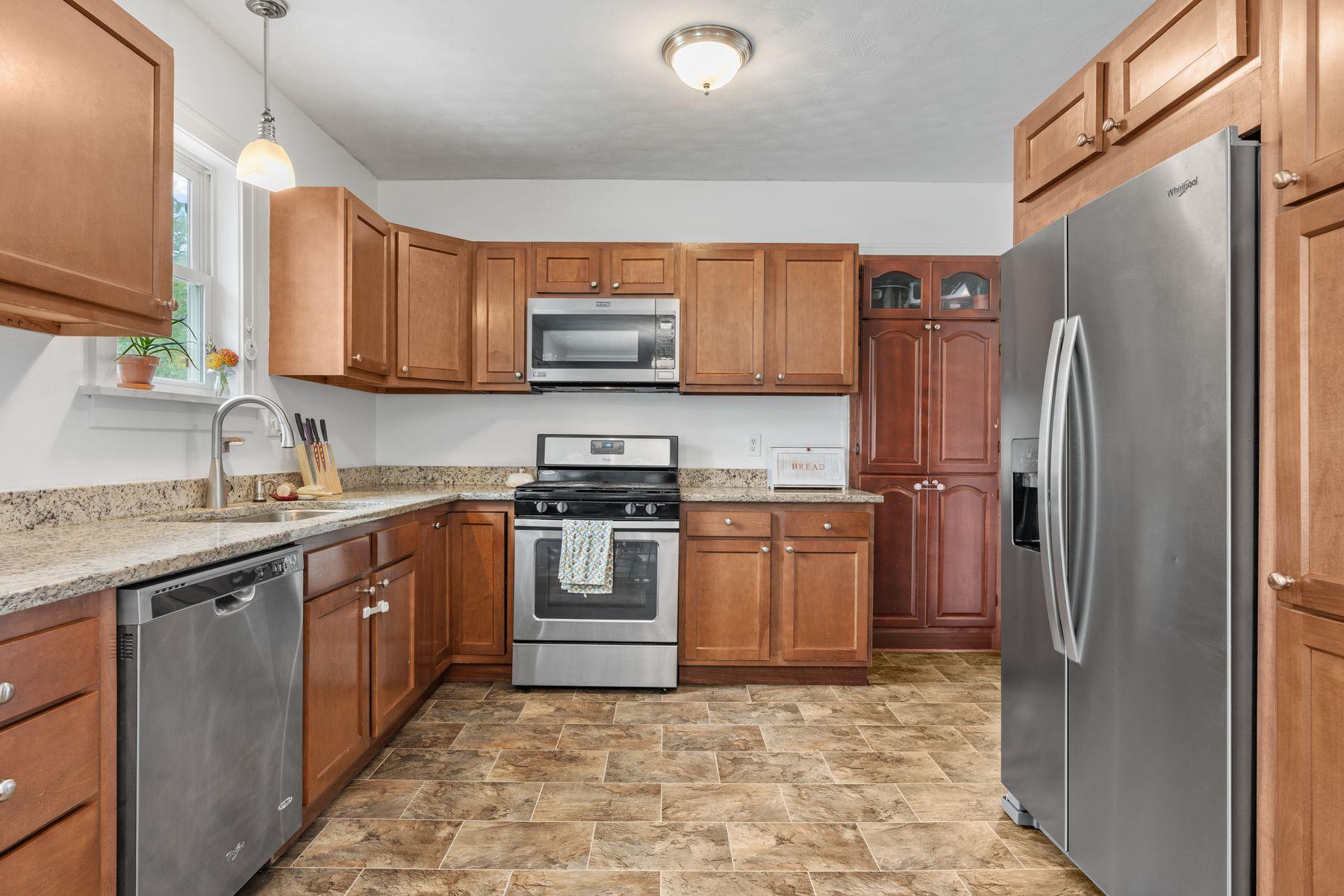 77 Stevens Street E Property Photo 20