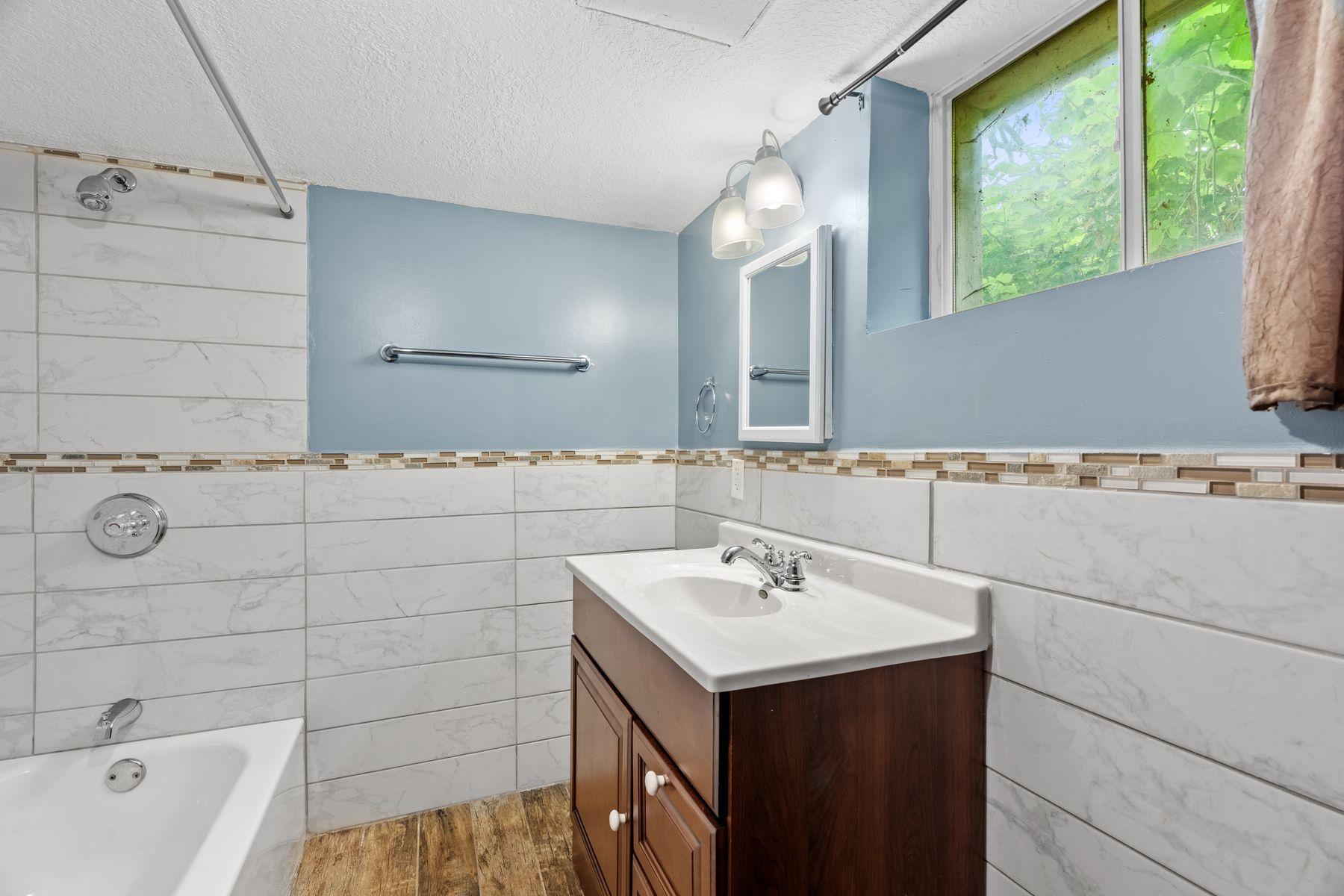 77 Stevens Street E Property Photo 42