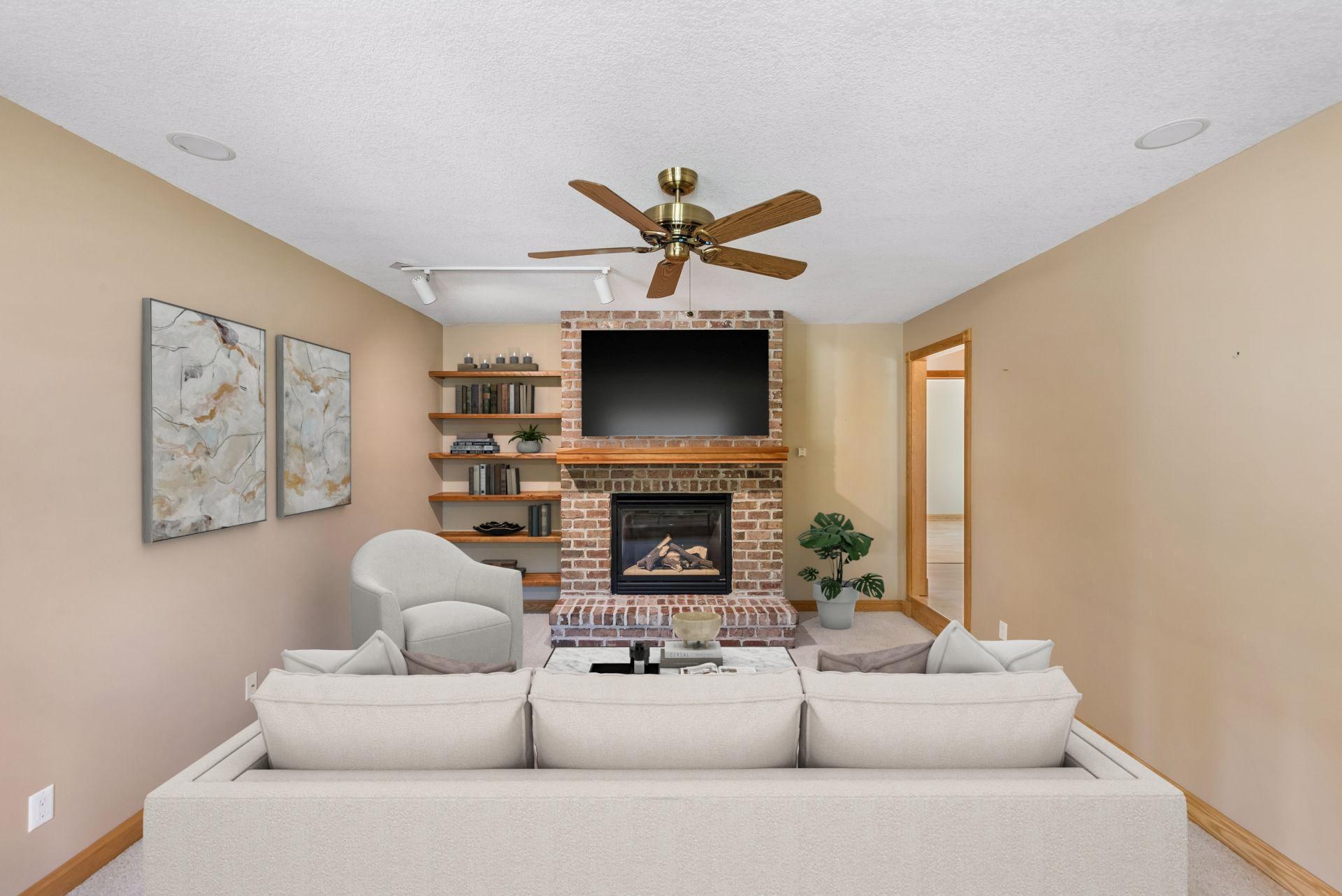 700 Spruce Drive Property Photo 4