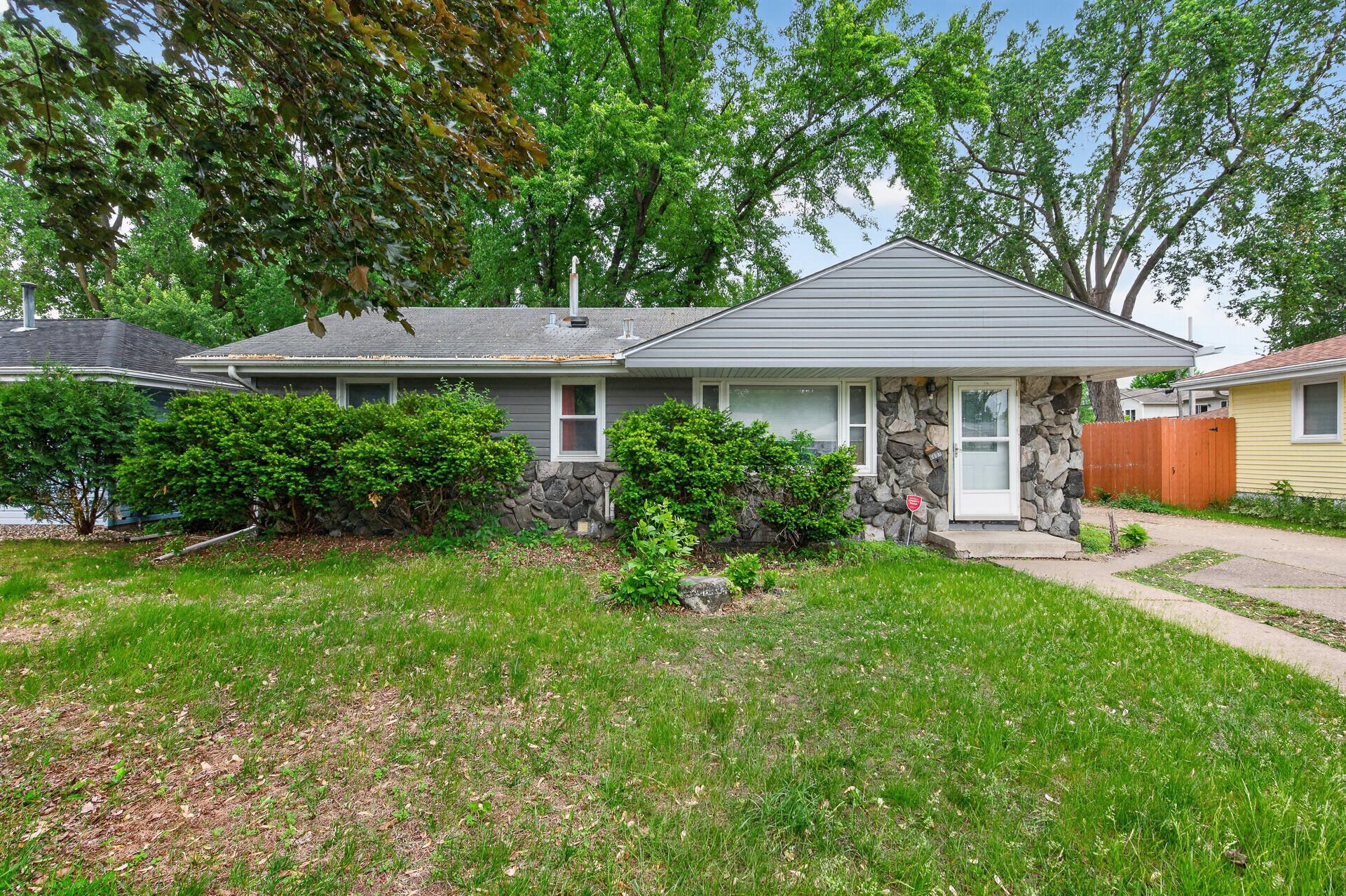 6607 46th Place N Property Photo 1