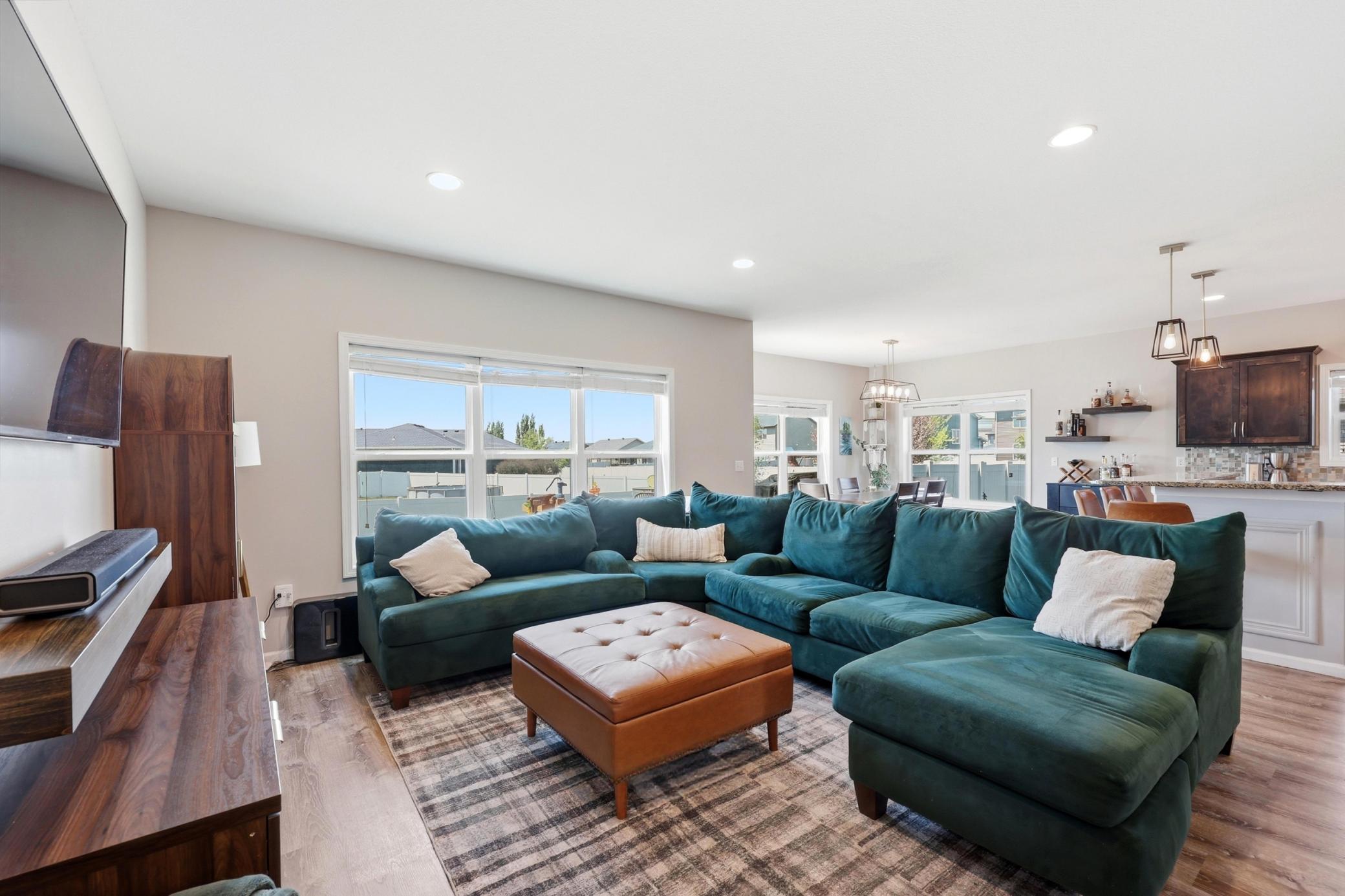 2924 7th Street E Property Photo 3