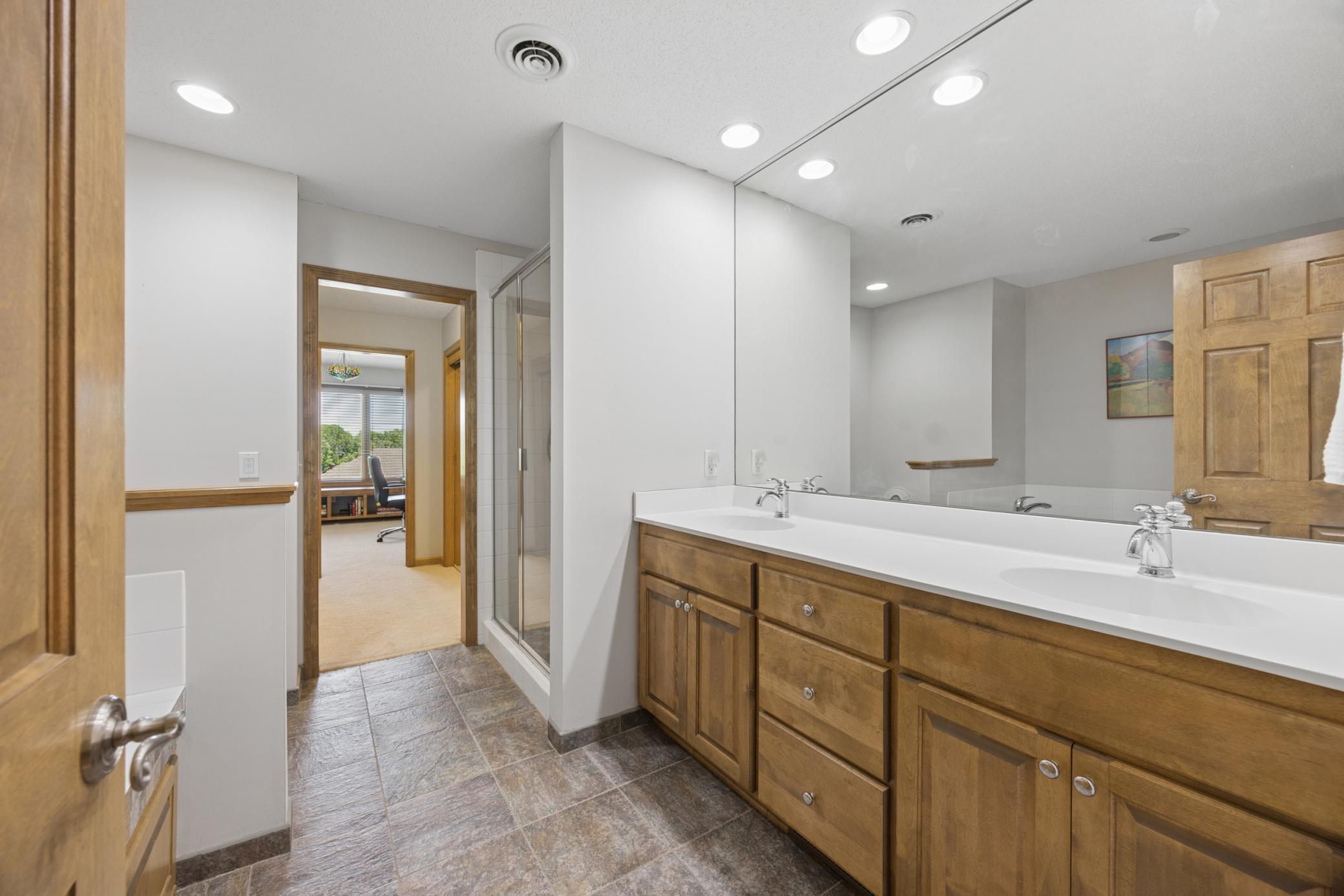 365 Willoughby Way W Property Photo 23