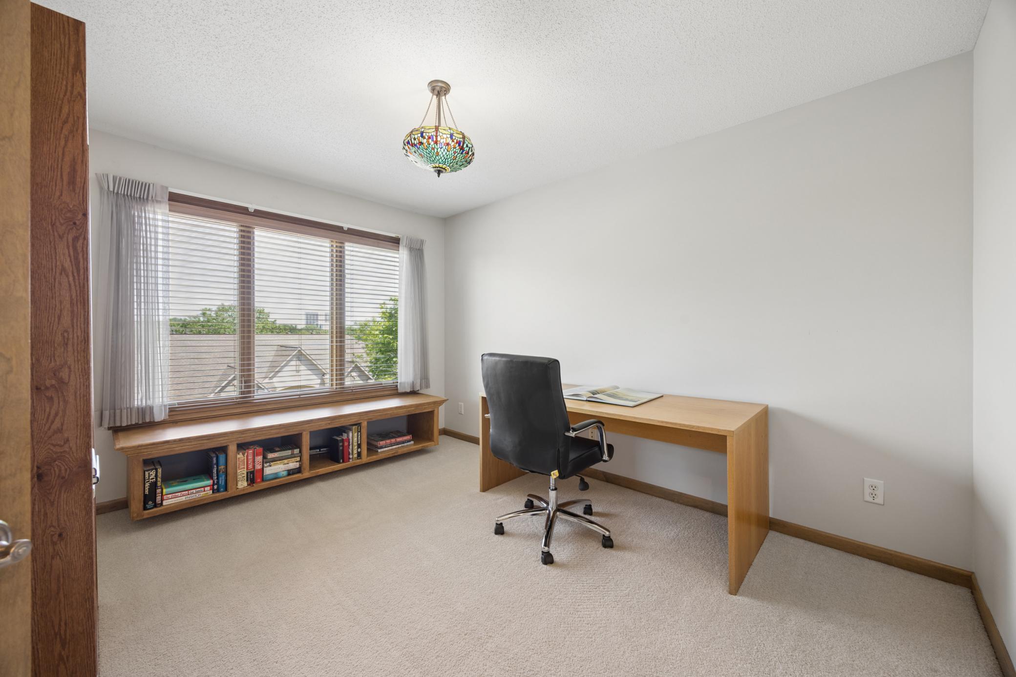 365 Willoughby Way W Property Photo 28