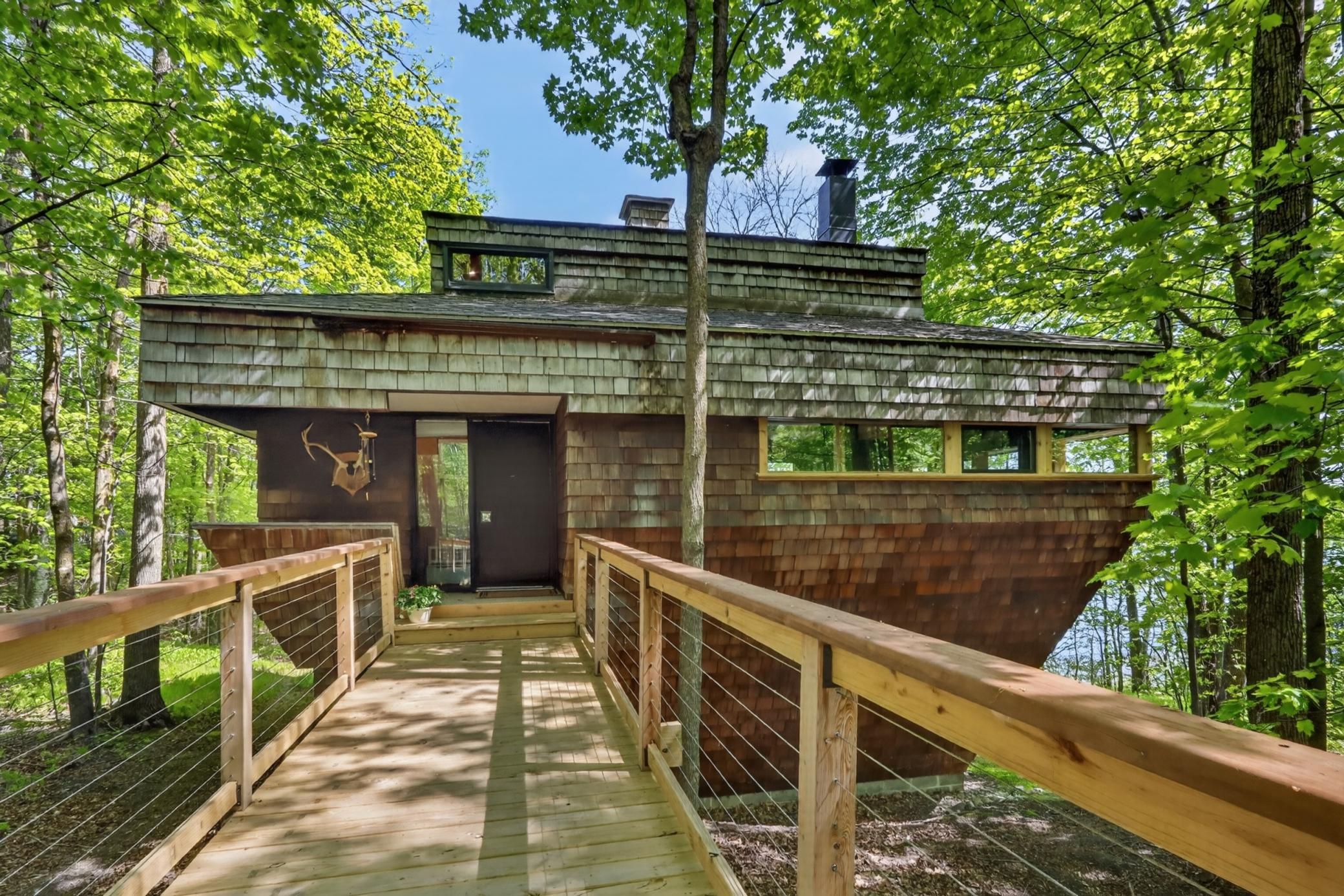 30333 Sunny Beach Road Property Photo 1