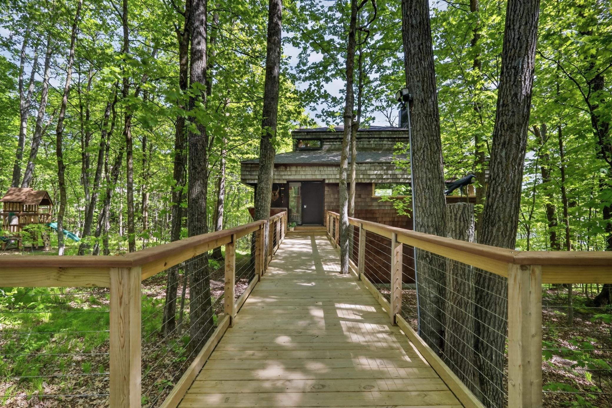 30333 Sunny Beach Road Property Photo 5