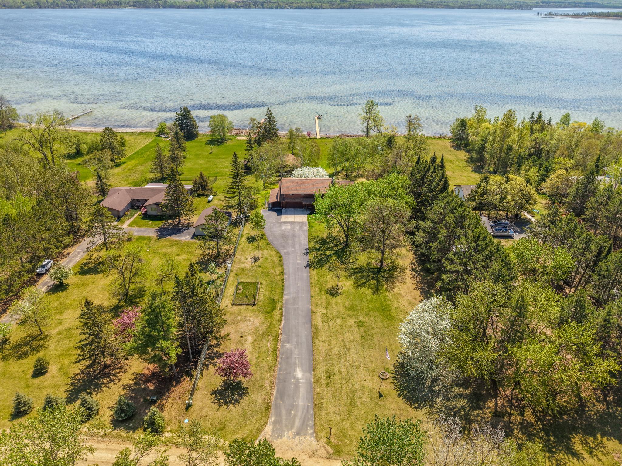 20266 Windhill Drive Property Photo 4
