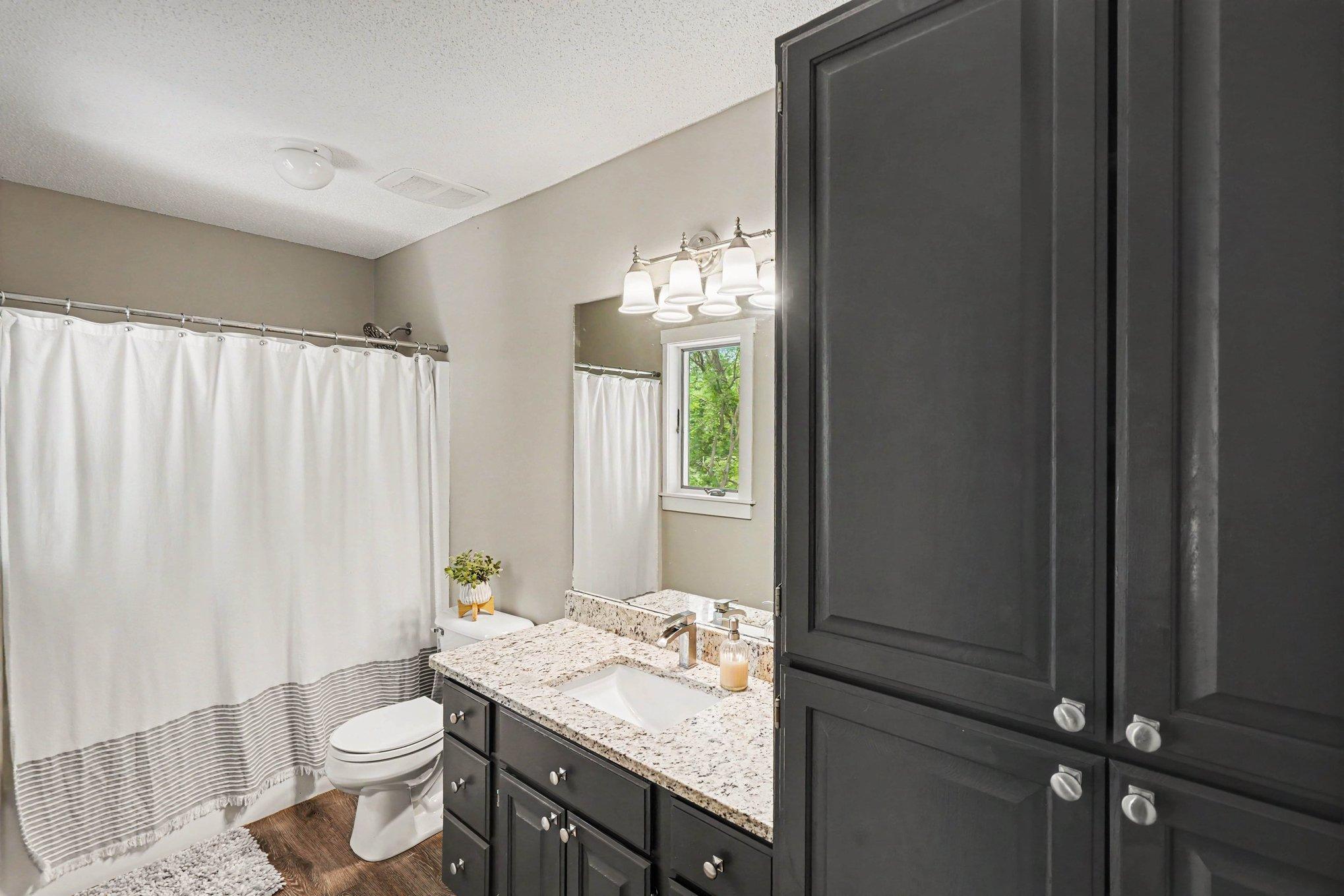 685 Flora Square Property Photo 21