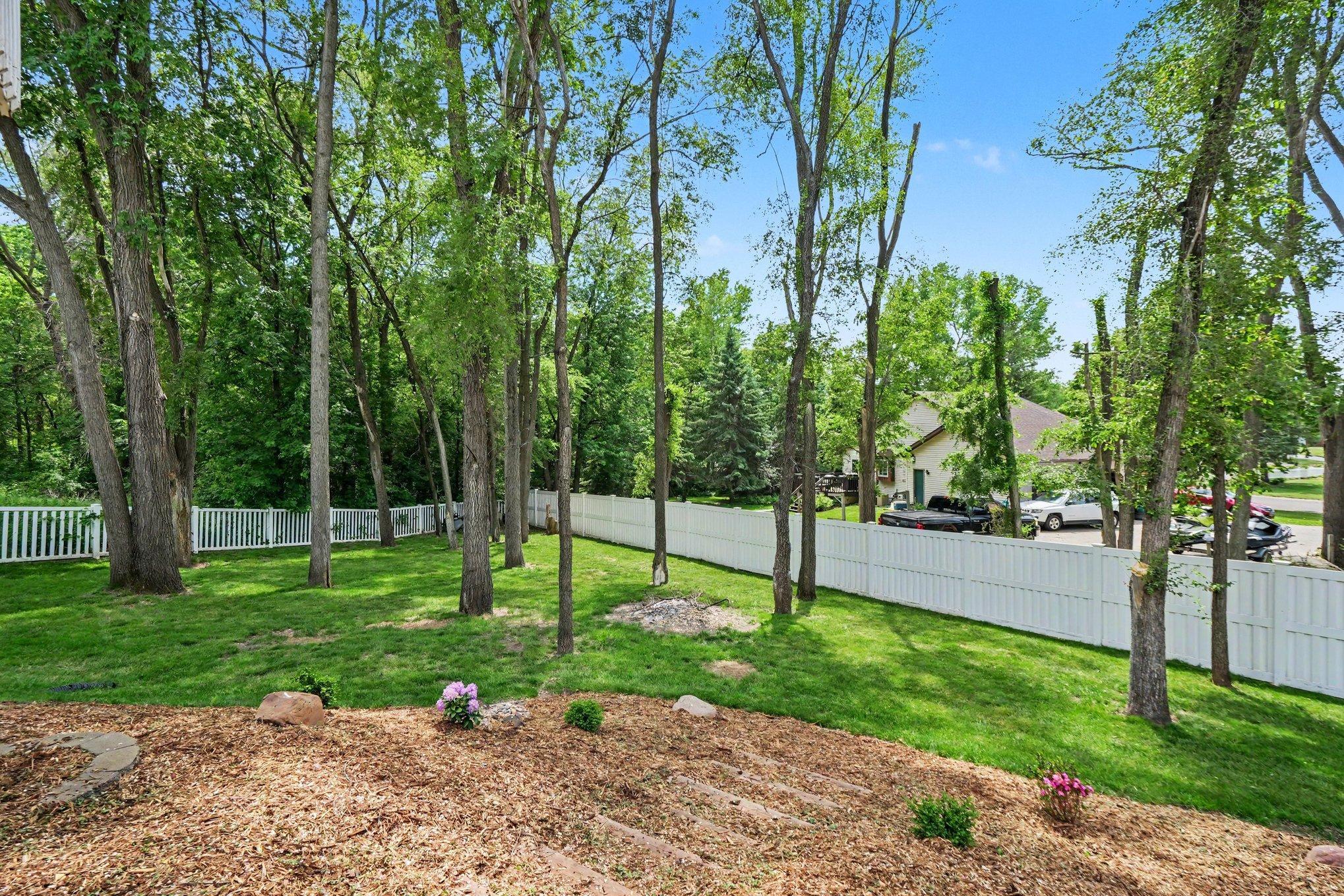 685 Flora Square Property Photo 33