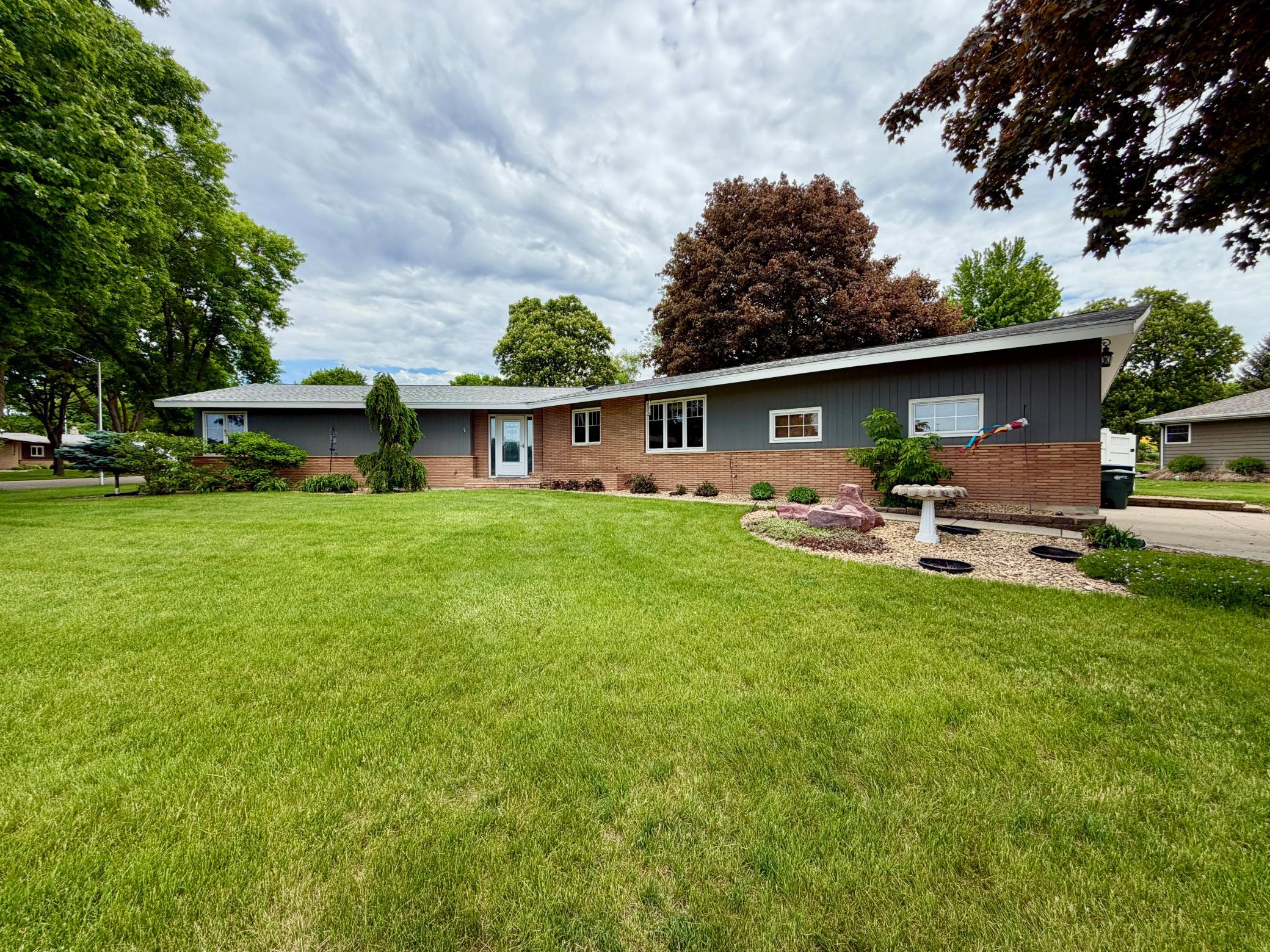 306 S Fairview Drive Property Photo 1
