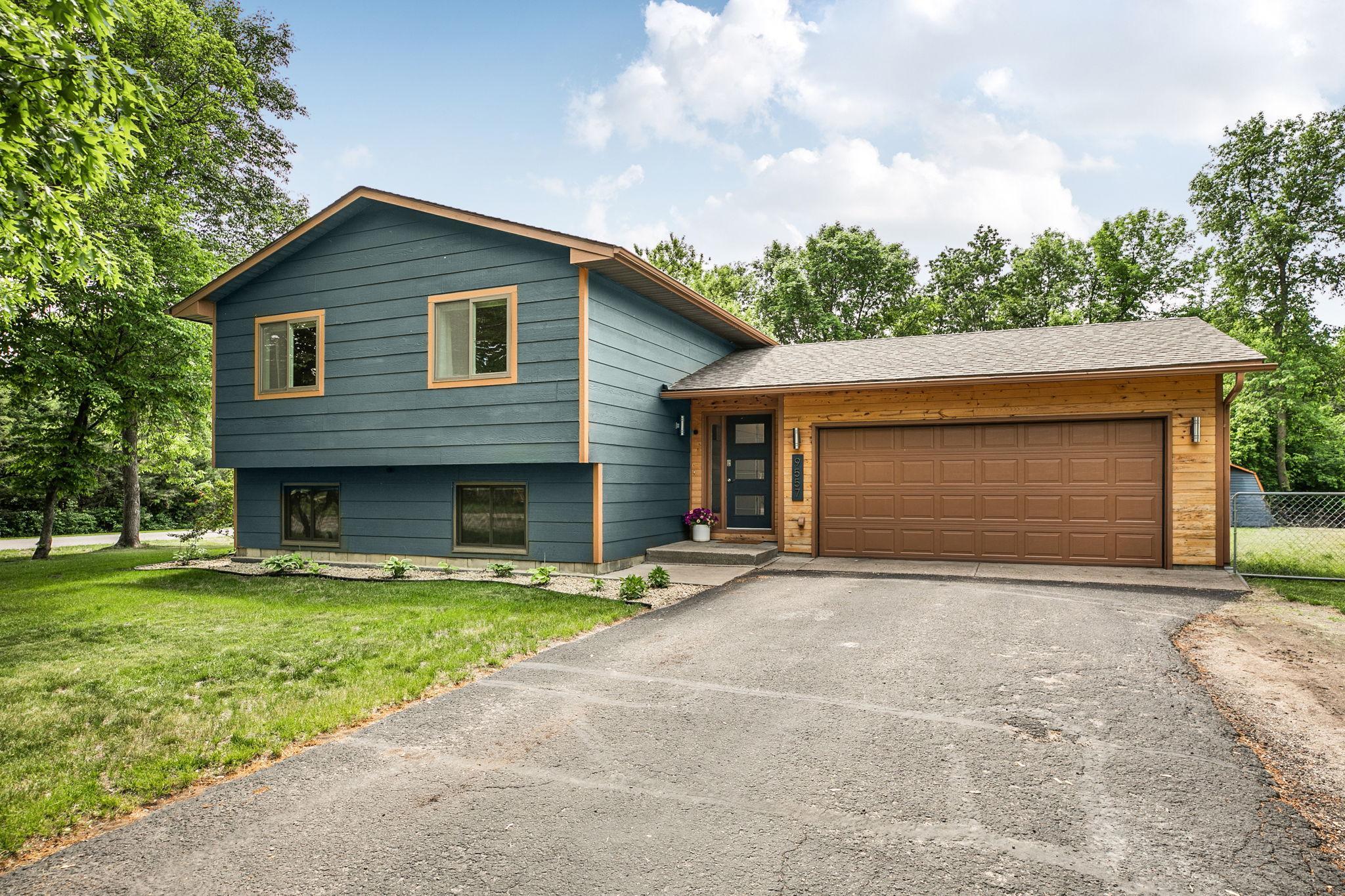 9557 Ironwood Drive