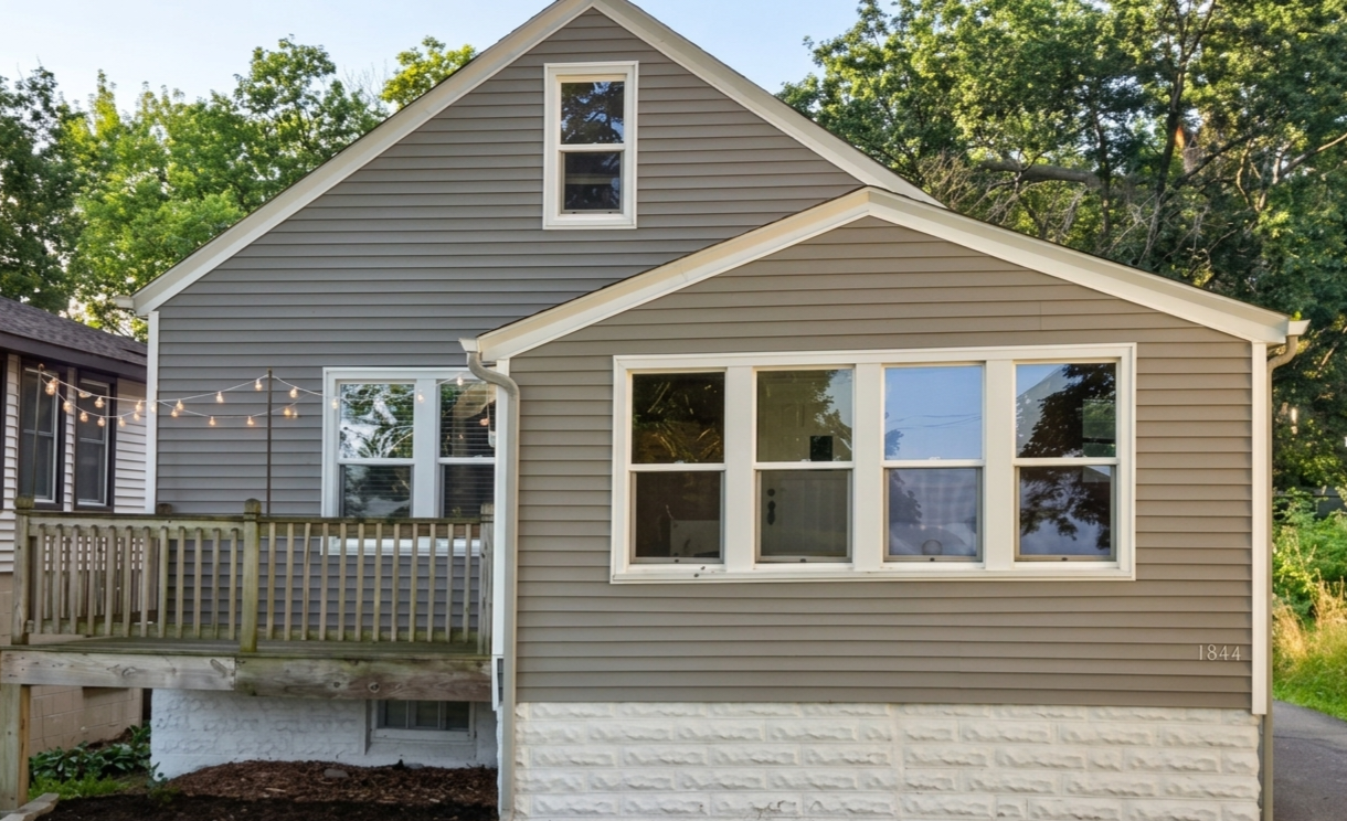 1844 E Shore Drive Property Photo 1