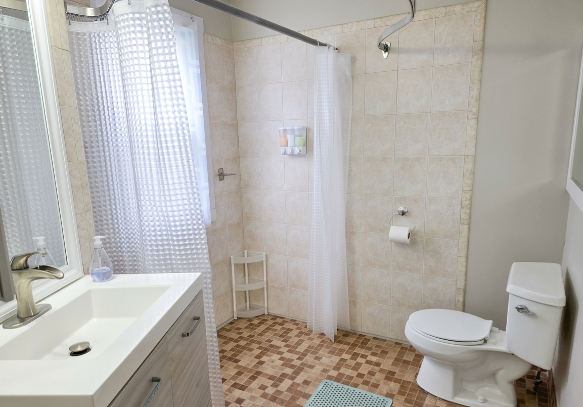 1844 E Shore Drive Property Photo 5