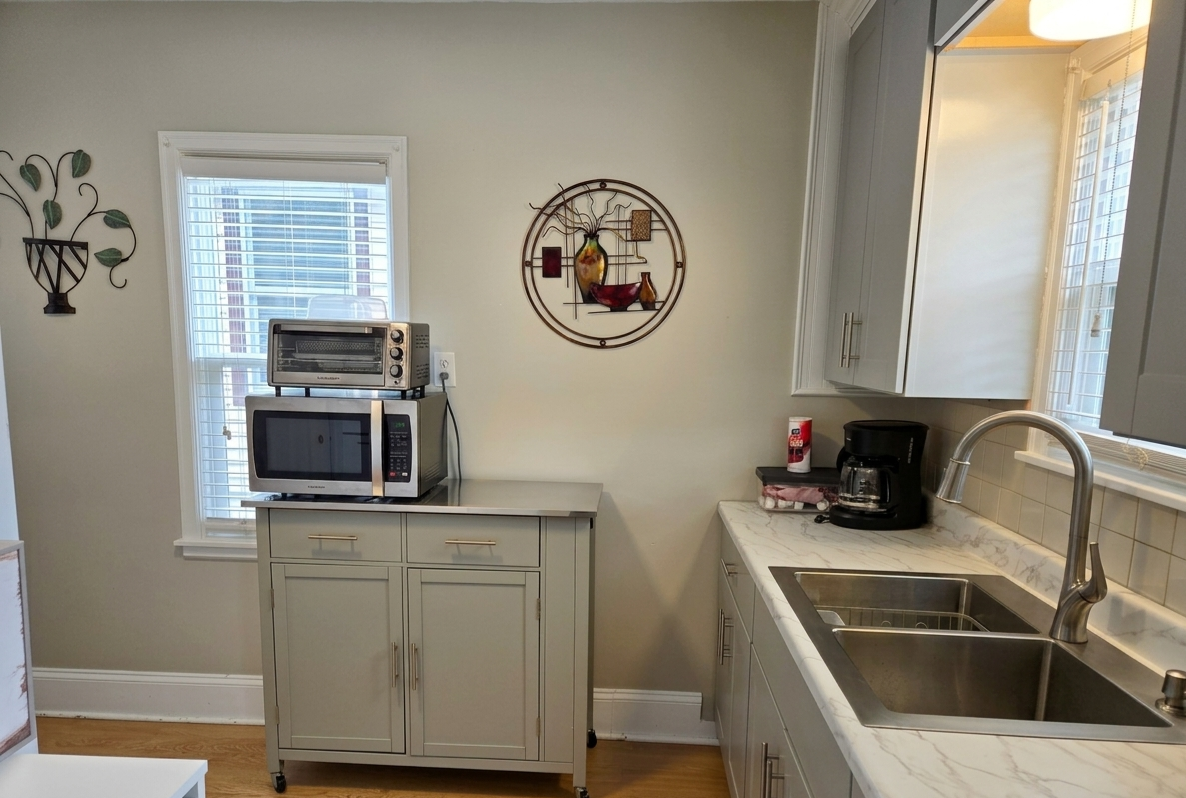 1844 E Shore Drive Property Photo 6