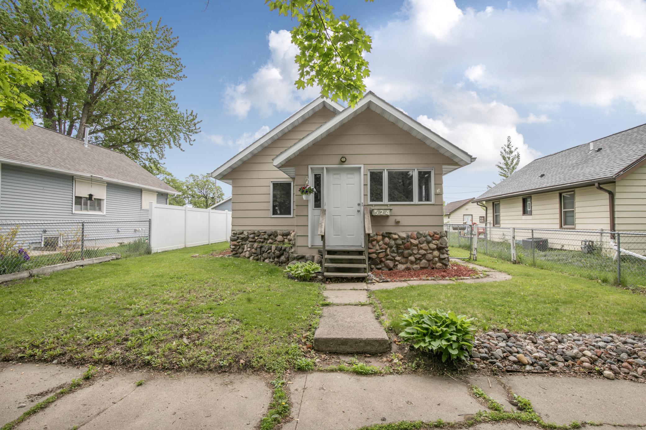 524 2nd Street Se Property Photo 1