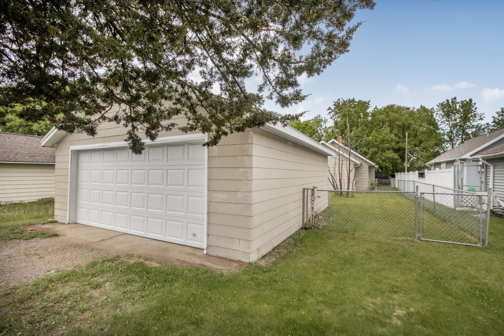 524 2nd Street Se Property Photo 4