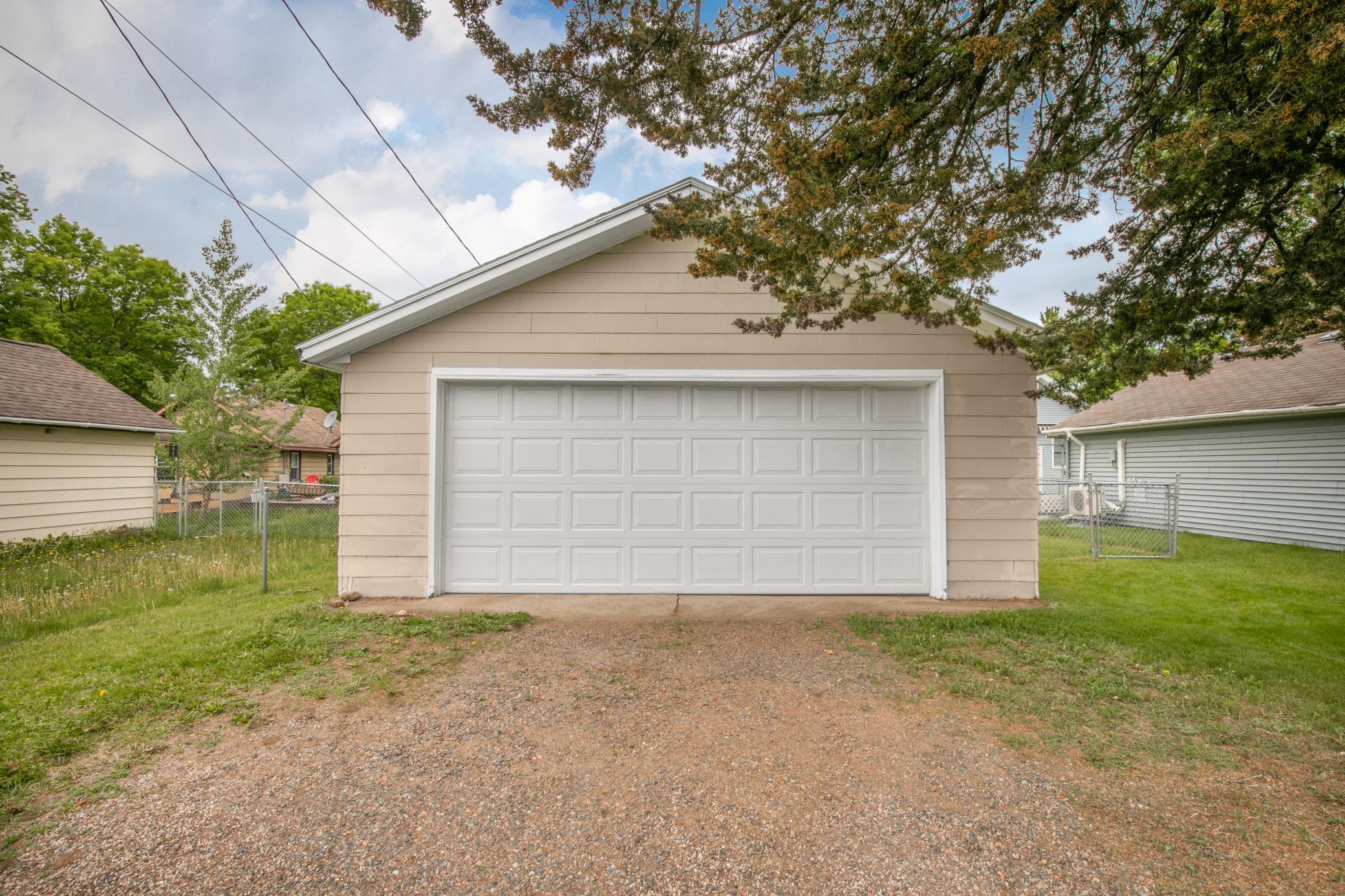 524 2nd Street Se Property Photo 5