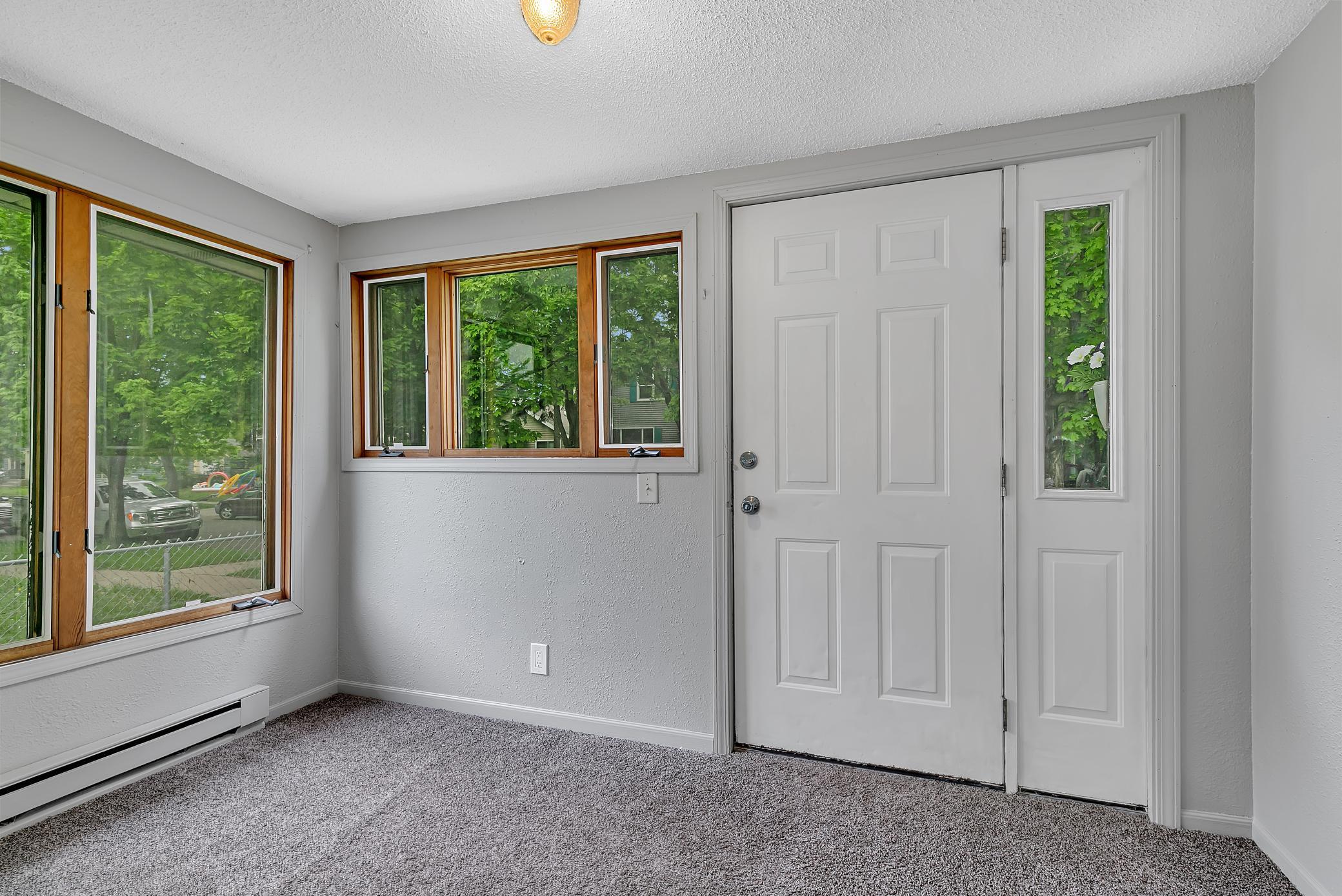 524 2nd Street Se Property Photo 6