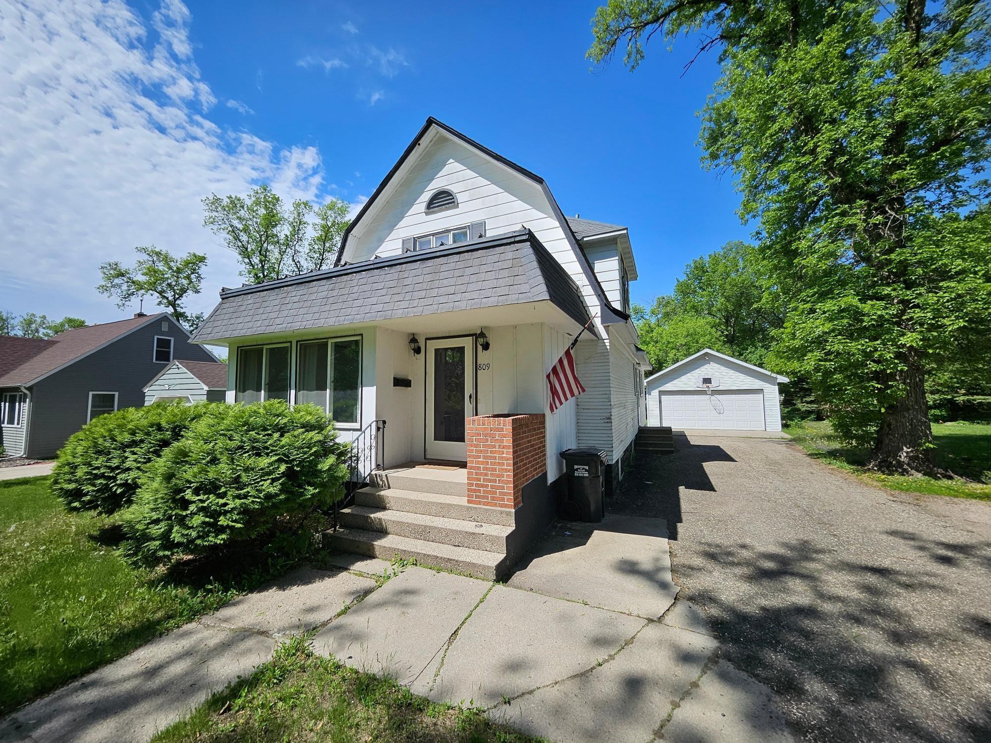 809 Park Avenue Property Photo 1