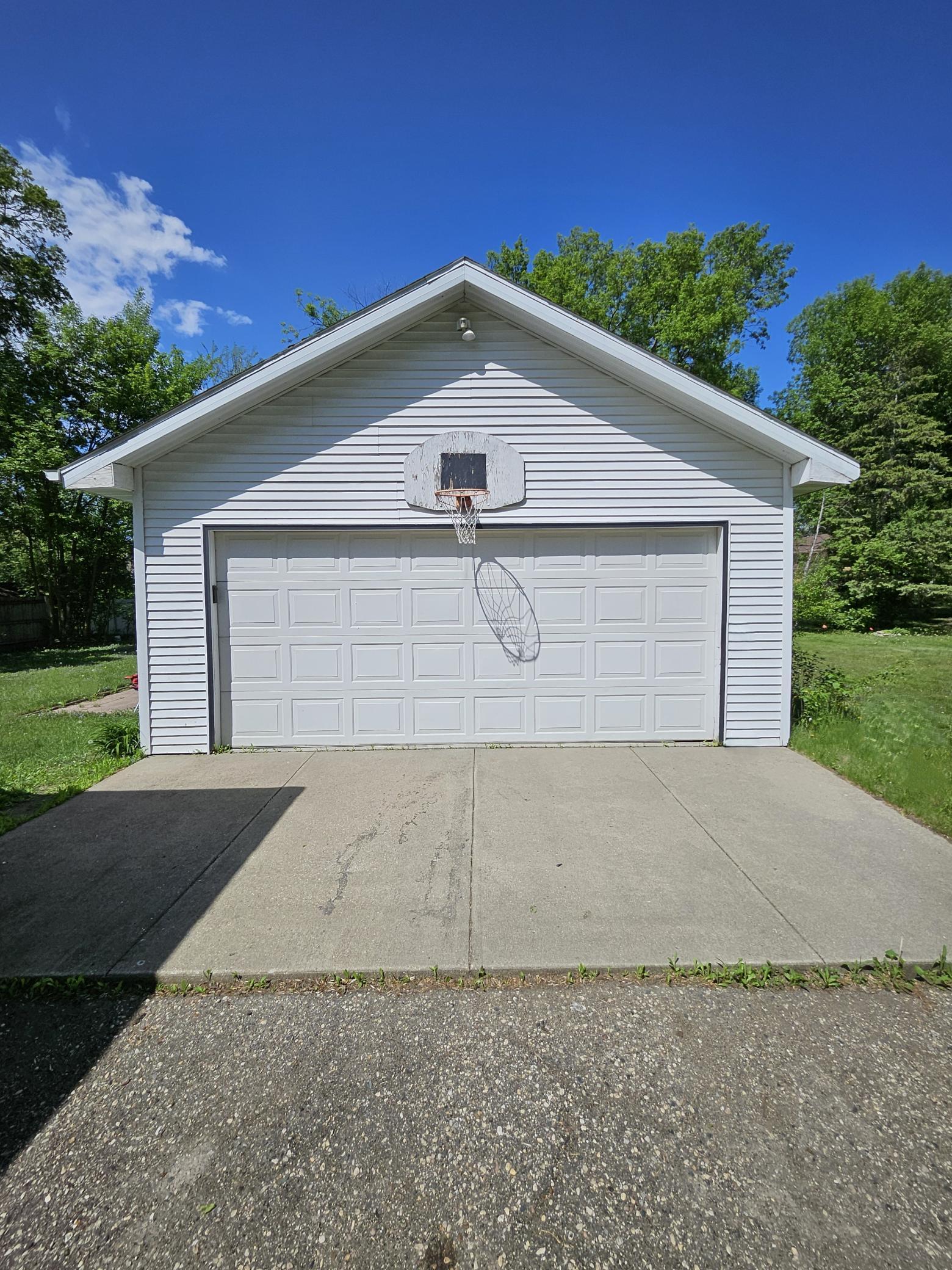 809 Park Avenue Property Photo 3