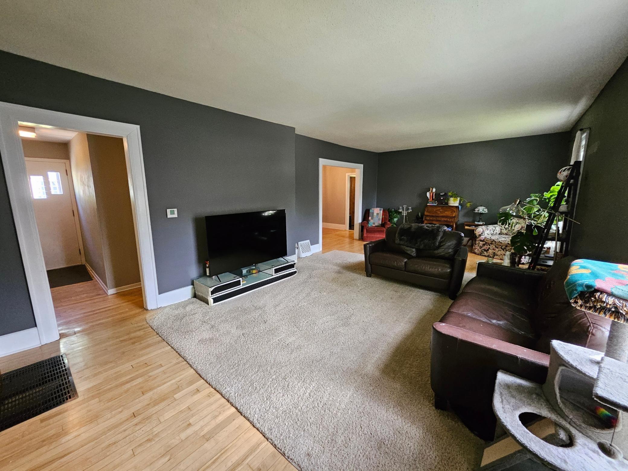 809 Park Avenue Property Photo 8