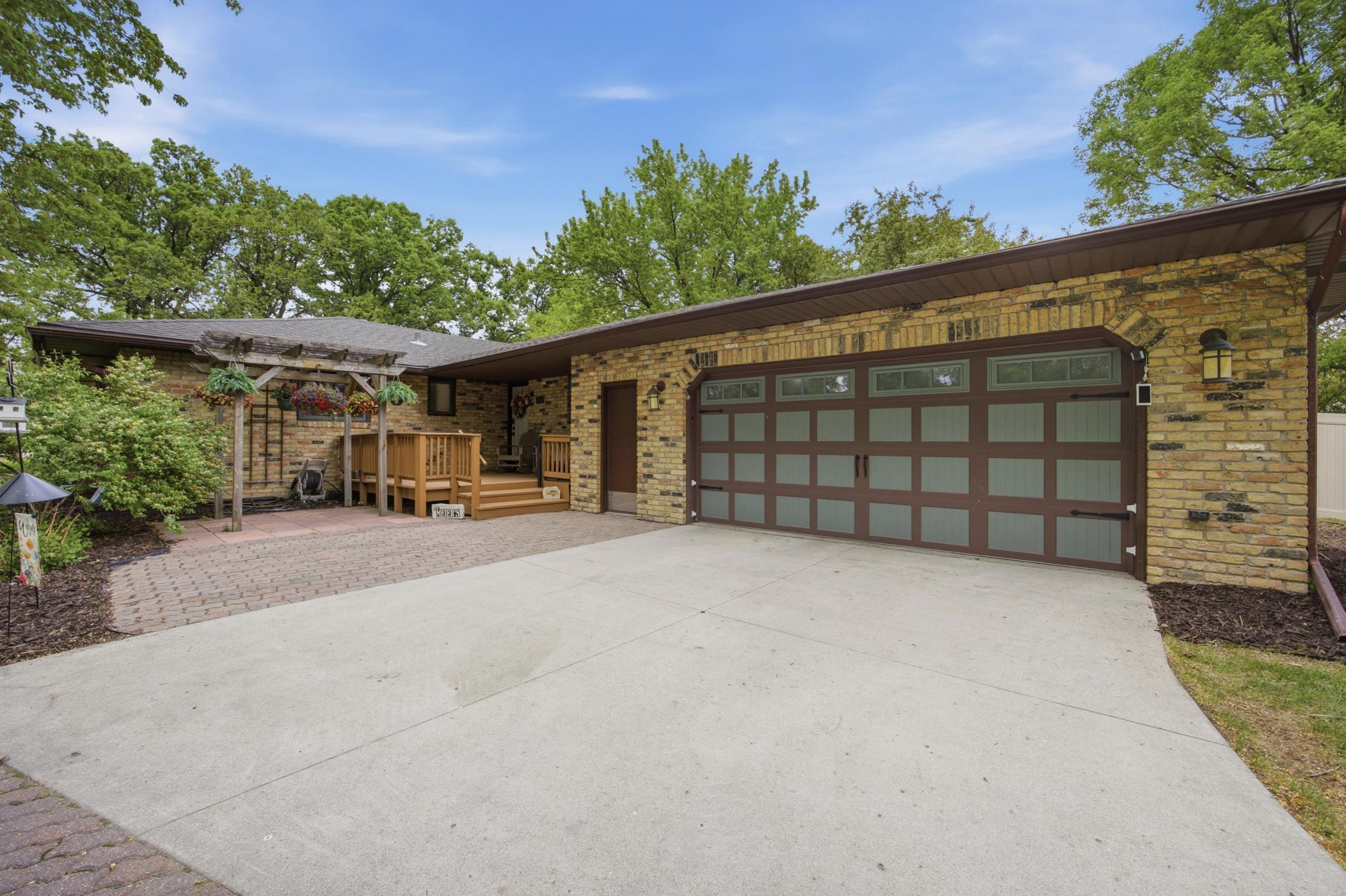 3514 Riverview Circle Property Photo 2