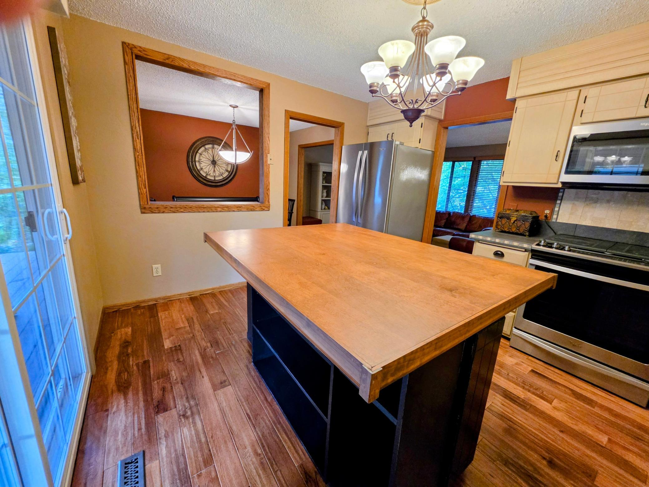 503 Laredo Lane Property Photo 7