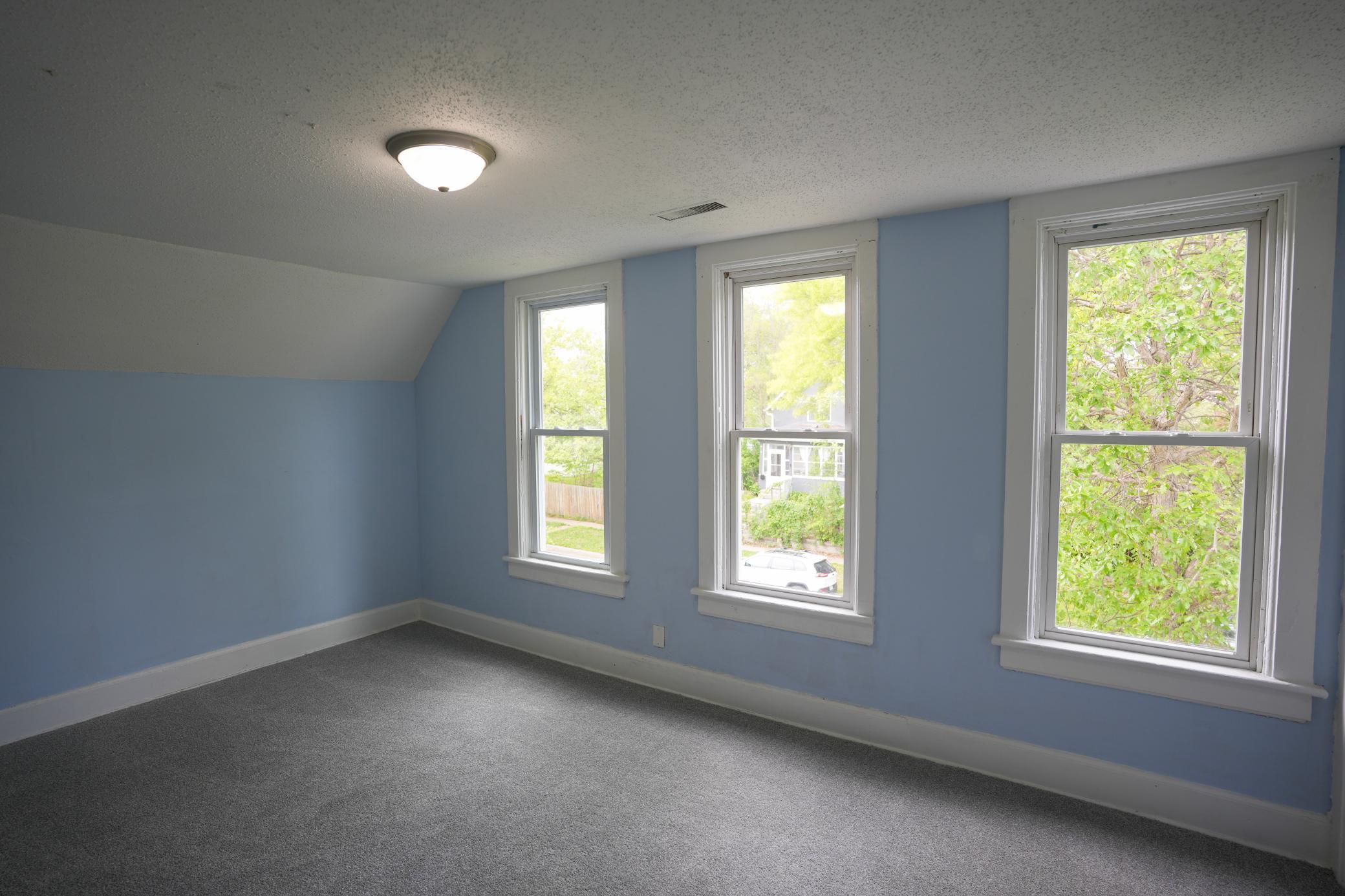 538 Charles Avenue Property Photo 9