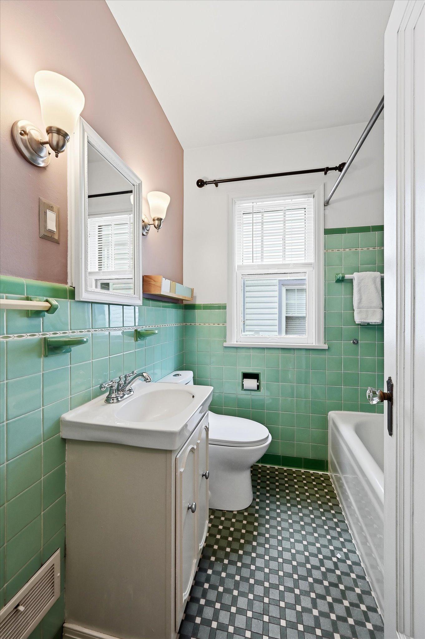 1360 Hartford Avenue Property Photo 8