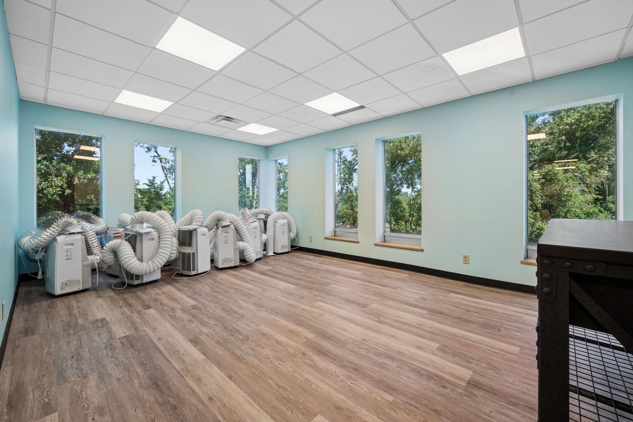 10700 Highway 55 Property Photo 19
