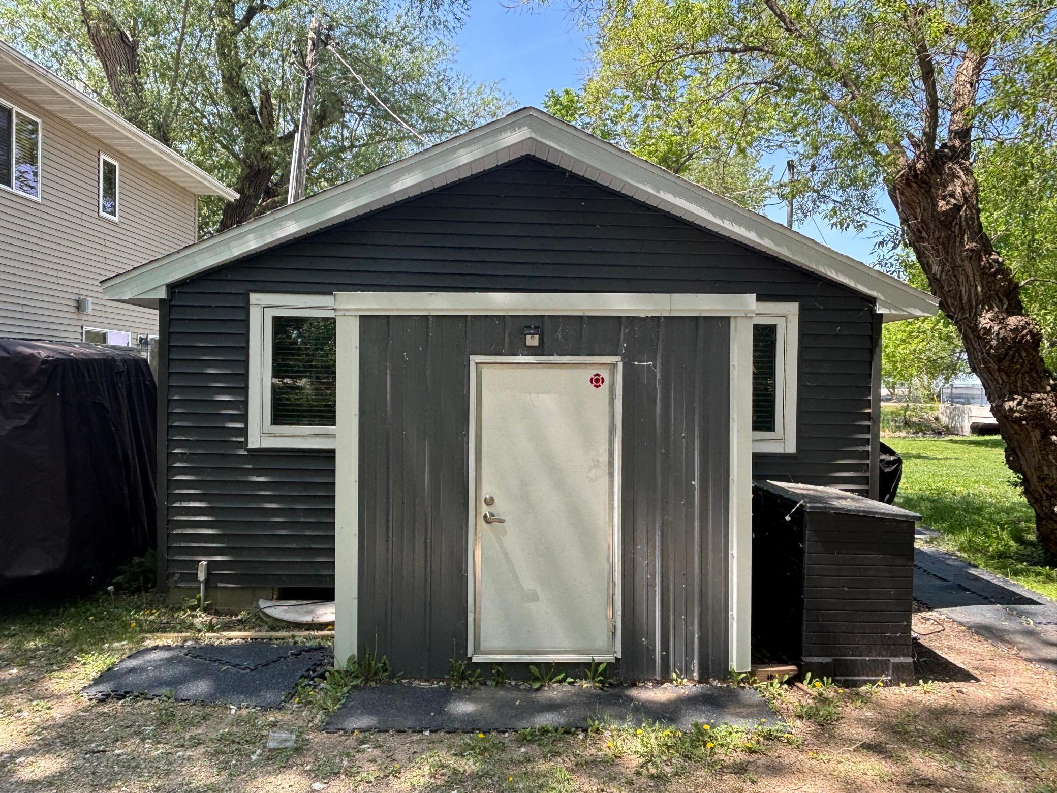 1606 E Lake Street Property Photo 2