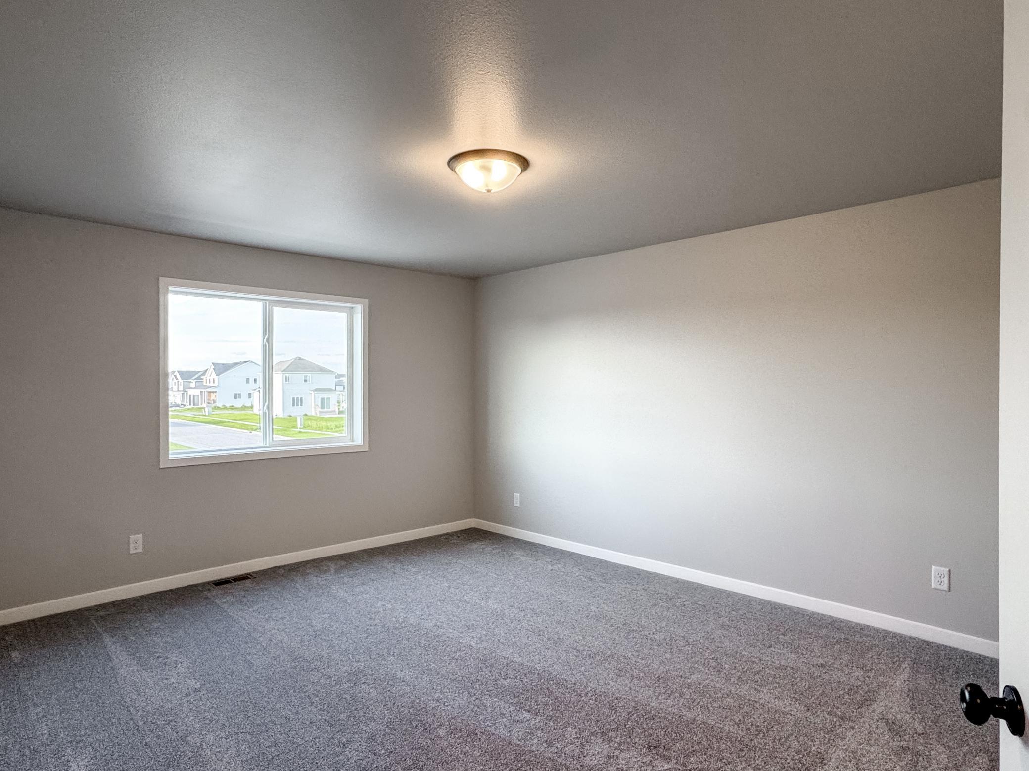 1105 Jill Drive W Property Photo 21