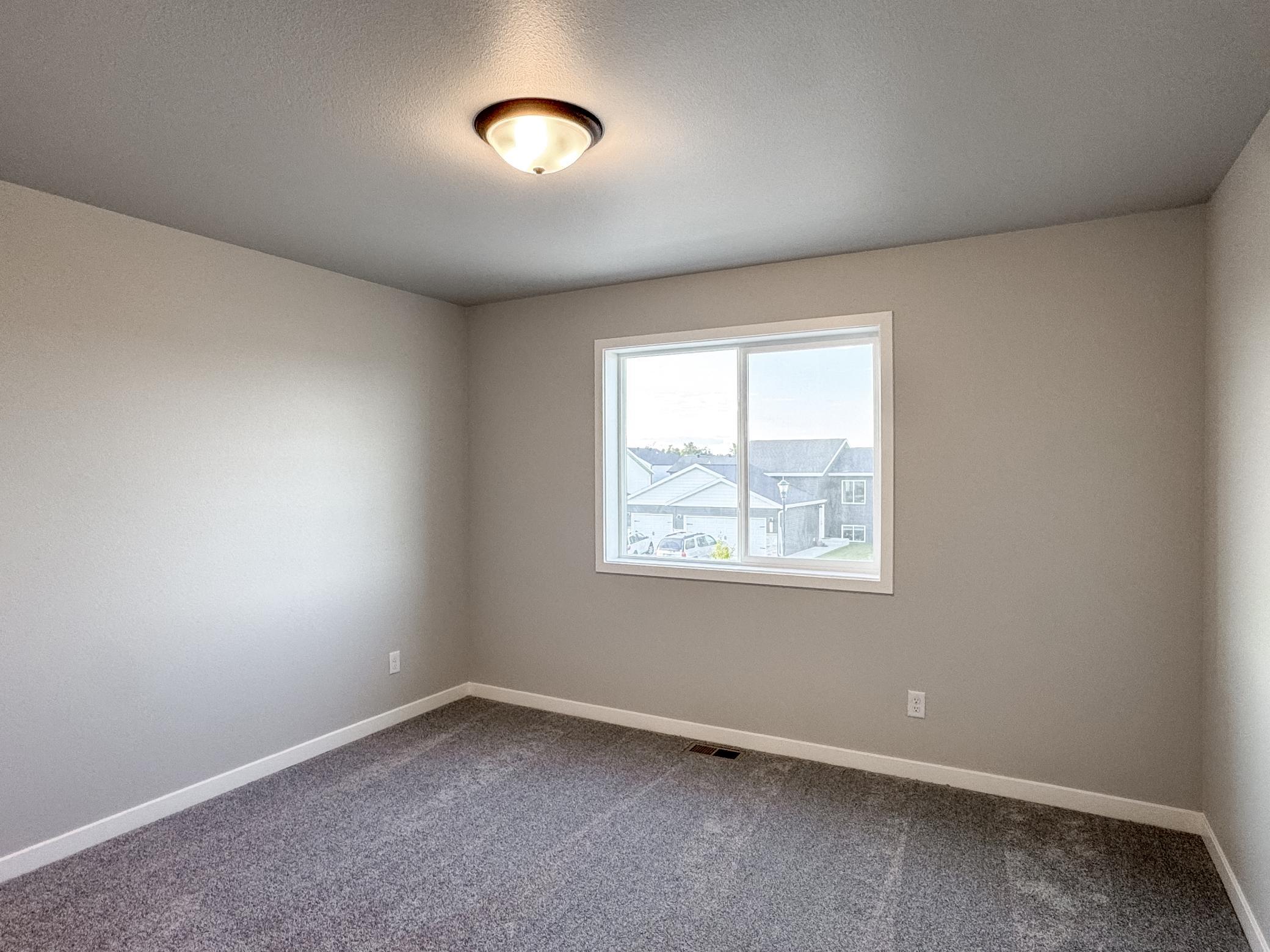 1105 Jill Drive W Property Photo 25