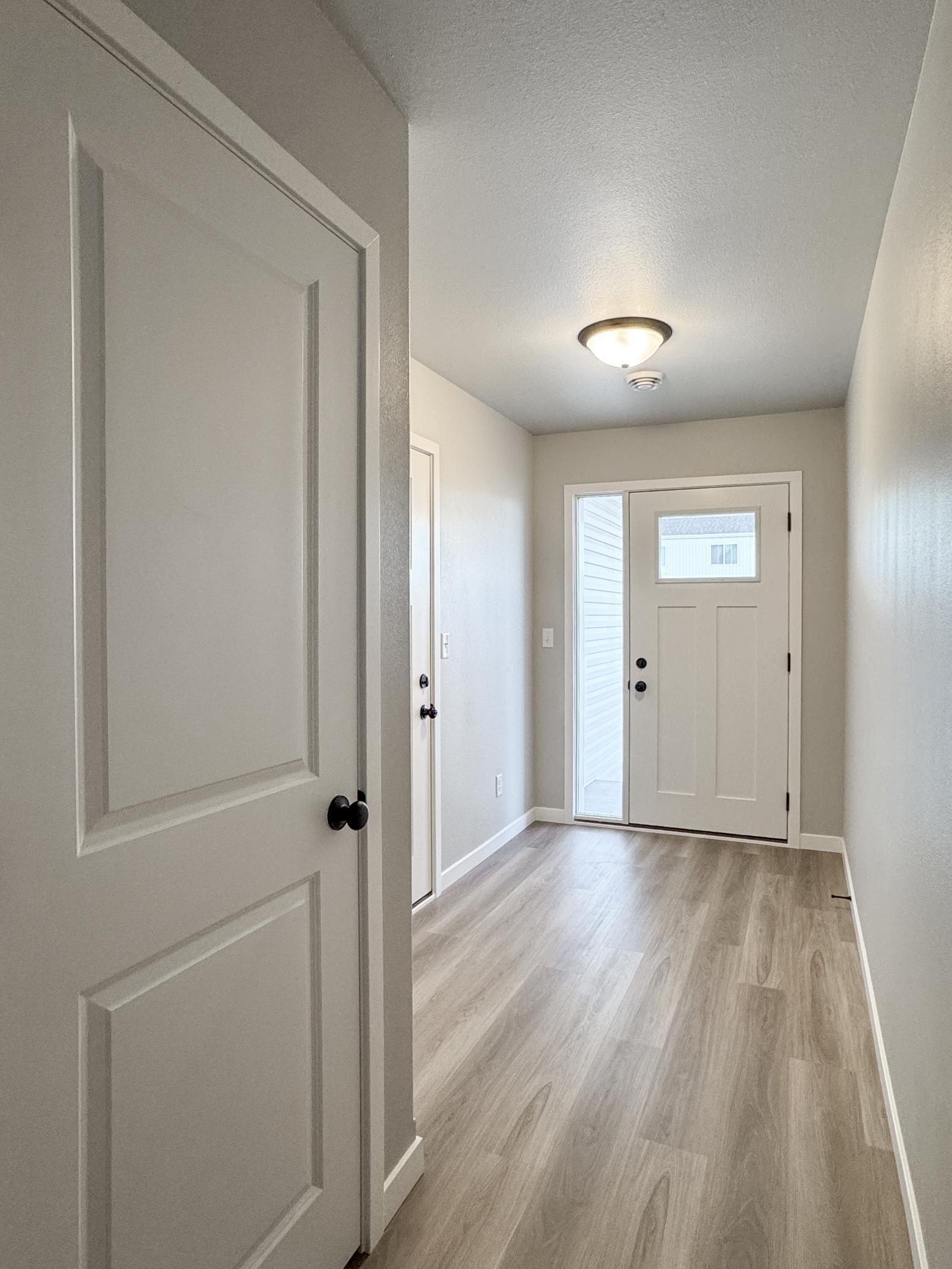 1105 Jill Drive W Property Photo 27
