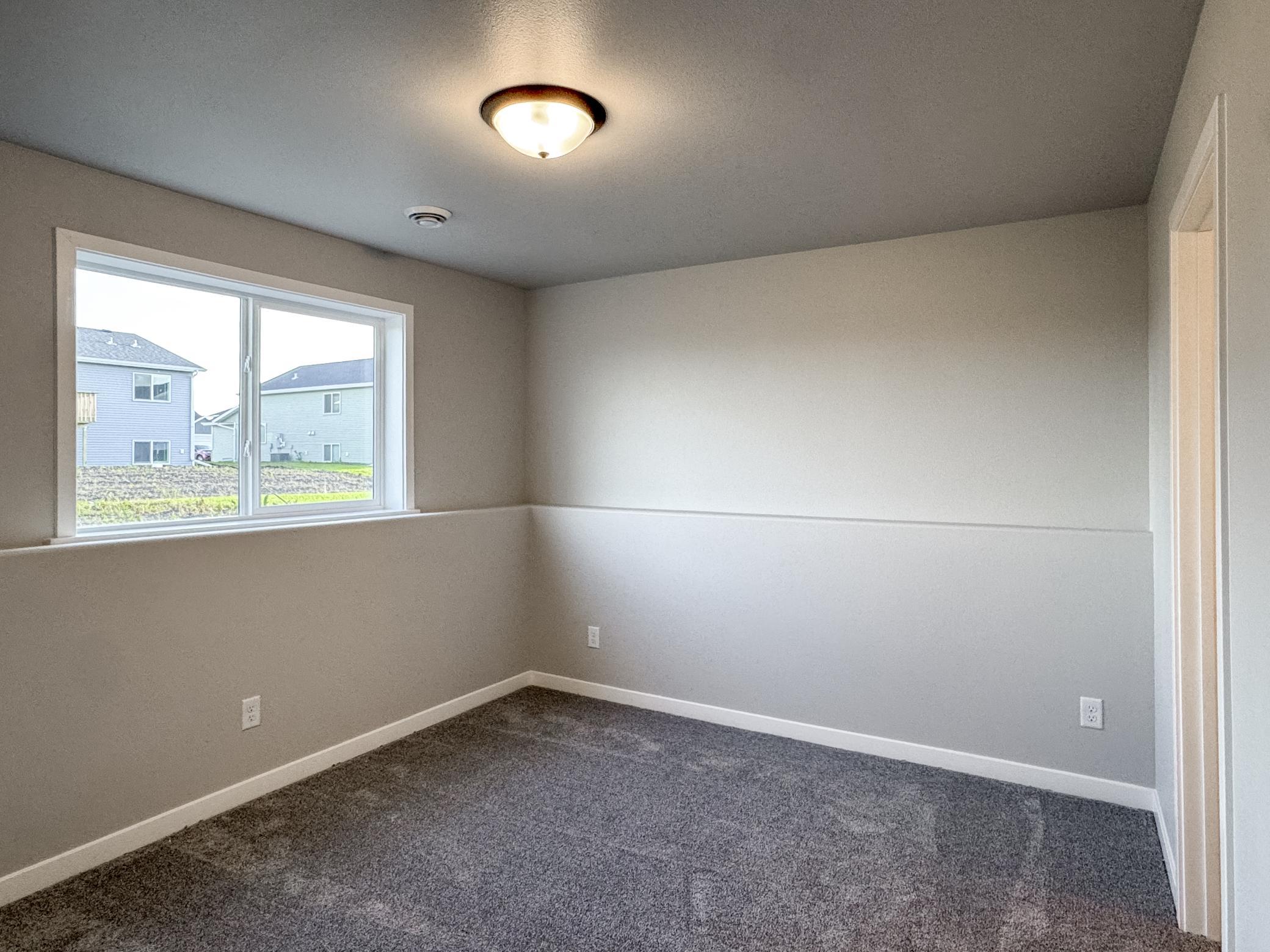 1105 Jill Drive W Property Photo 29