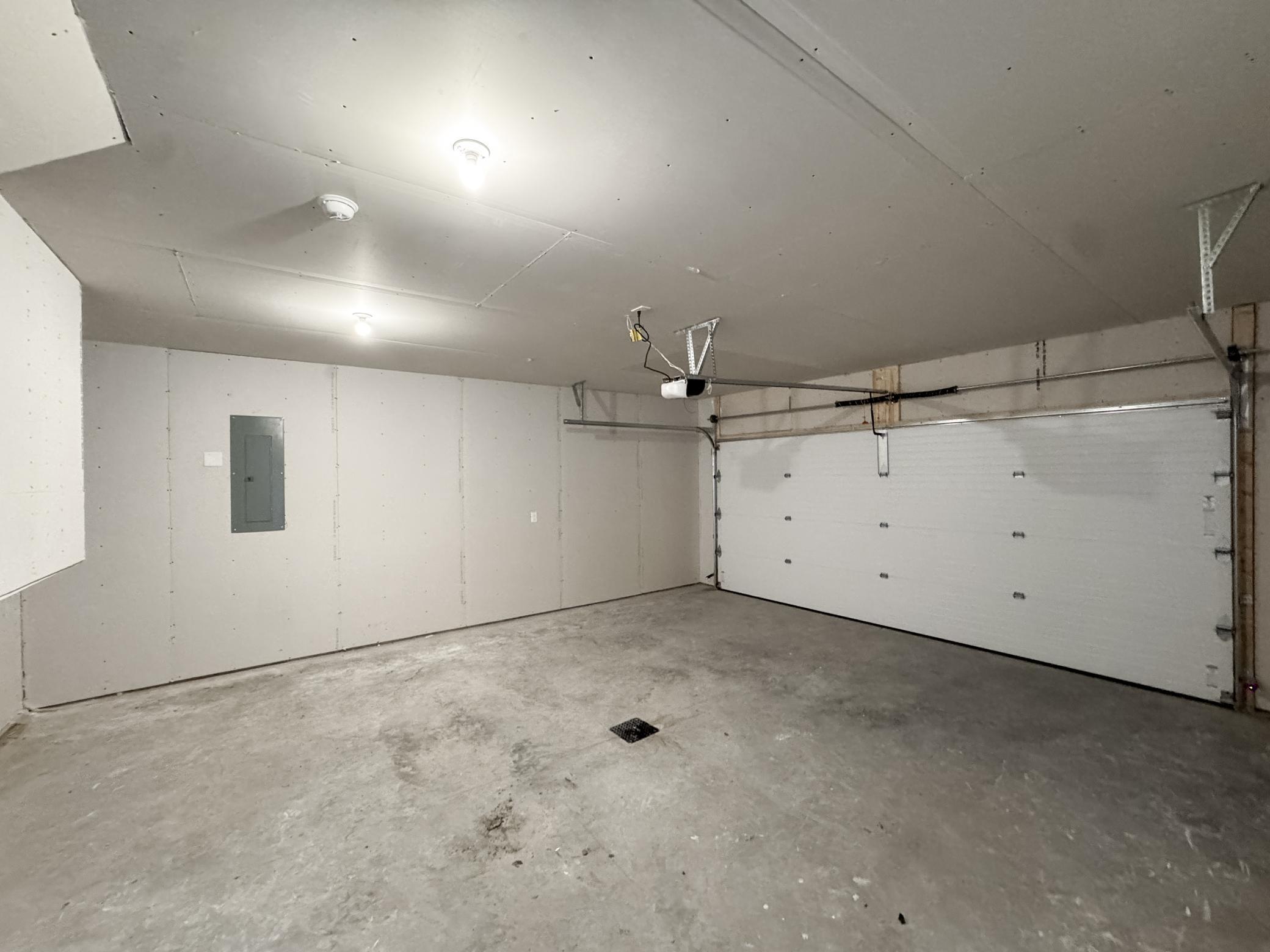 1105 Jill Drive W Property Photo 35