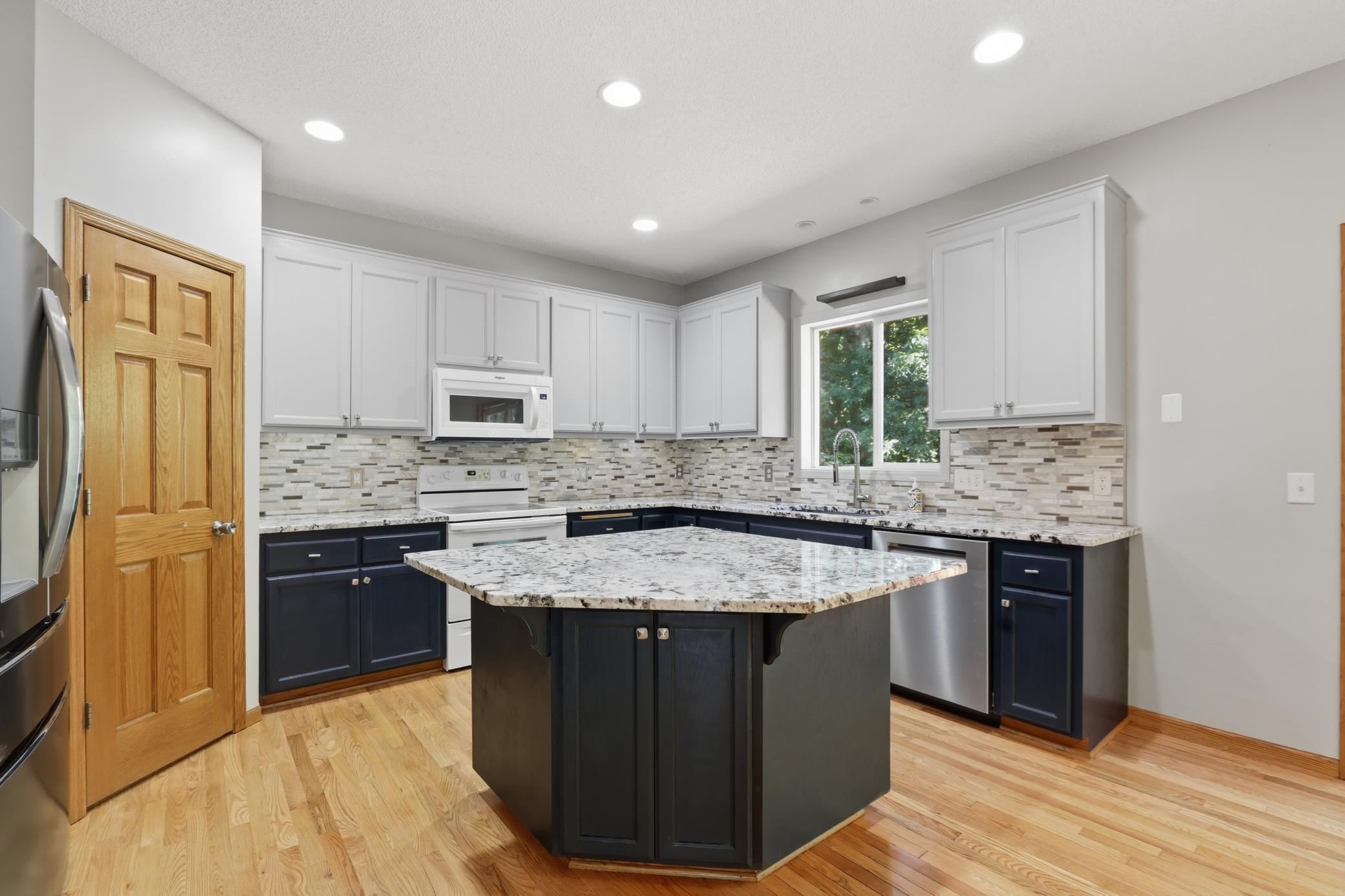 9142 Woodland Drive Property Photo 11