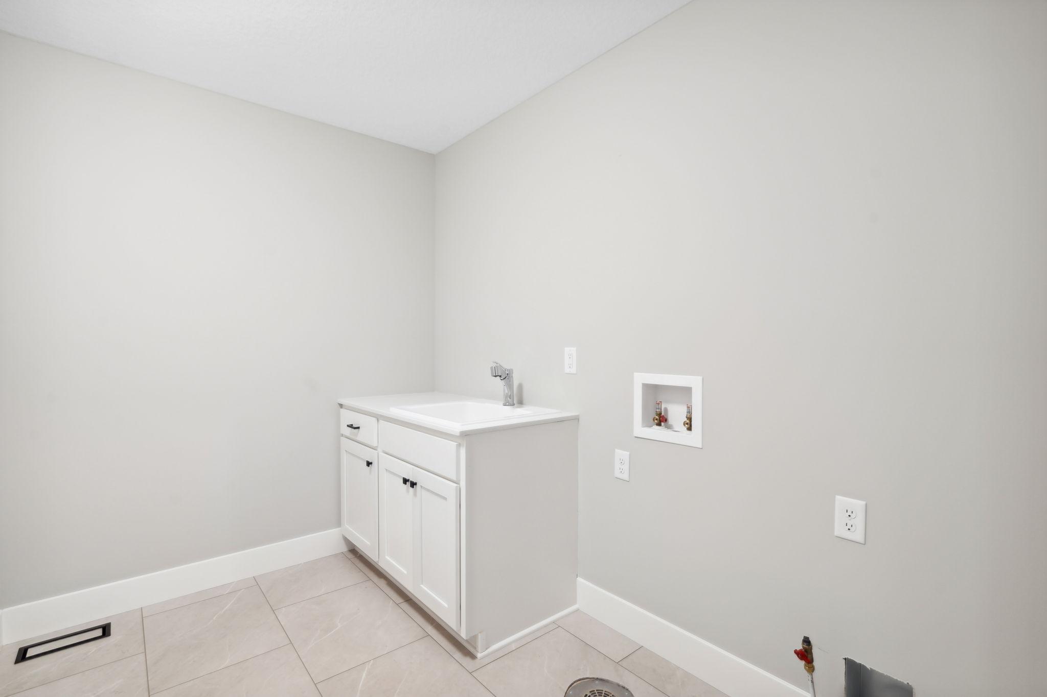 4986 Dodd Road Property Photo 23