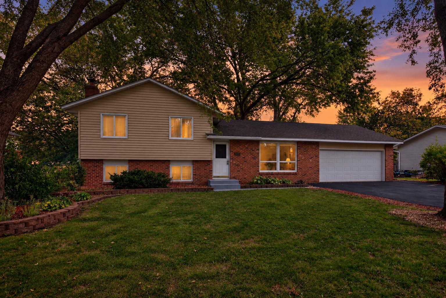 10204 Valley Forge Lane N Property Photo 1