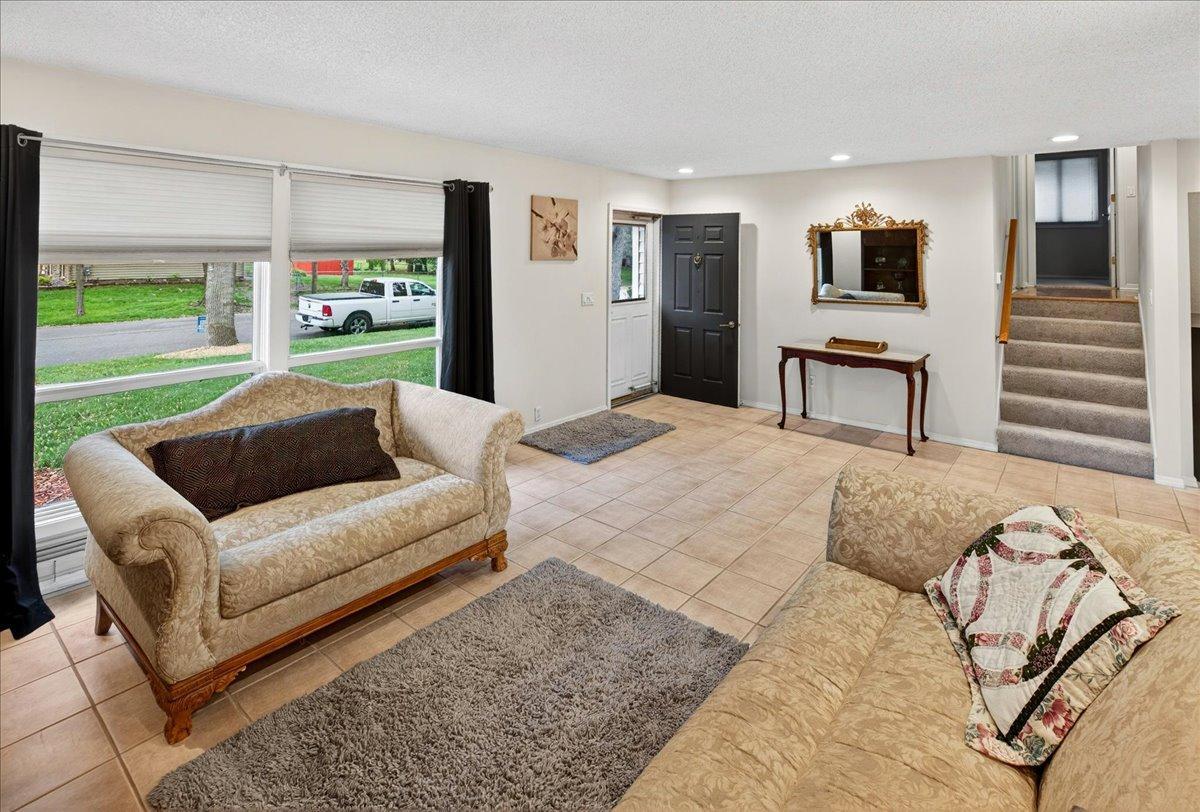 10204 Valley Forge Lane N Property Photo 3