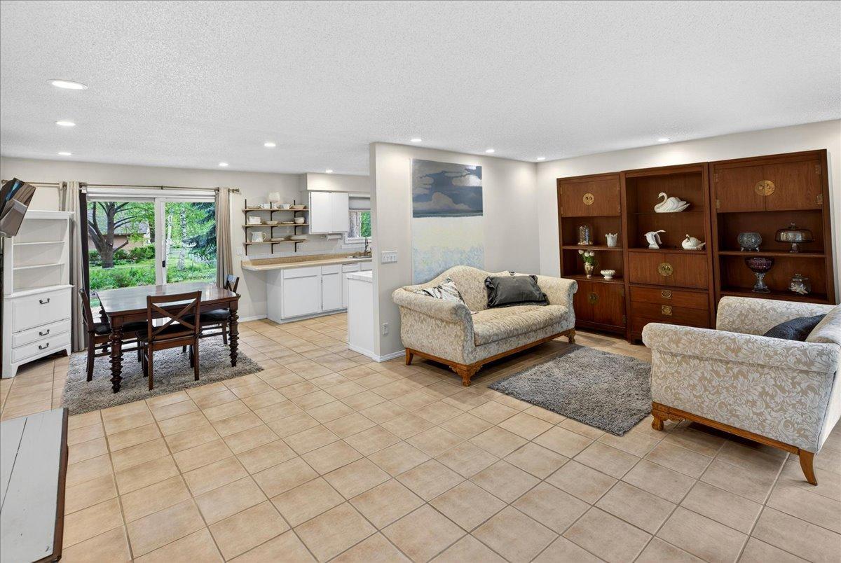 10204 Valley Forge Lane N Property Photo 6