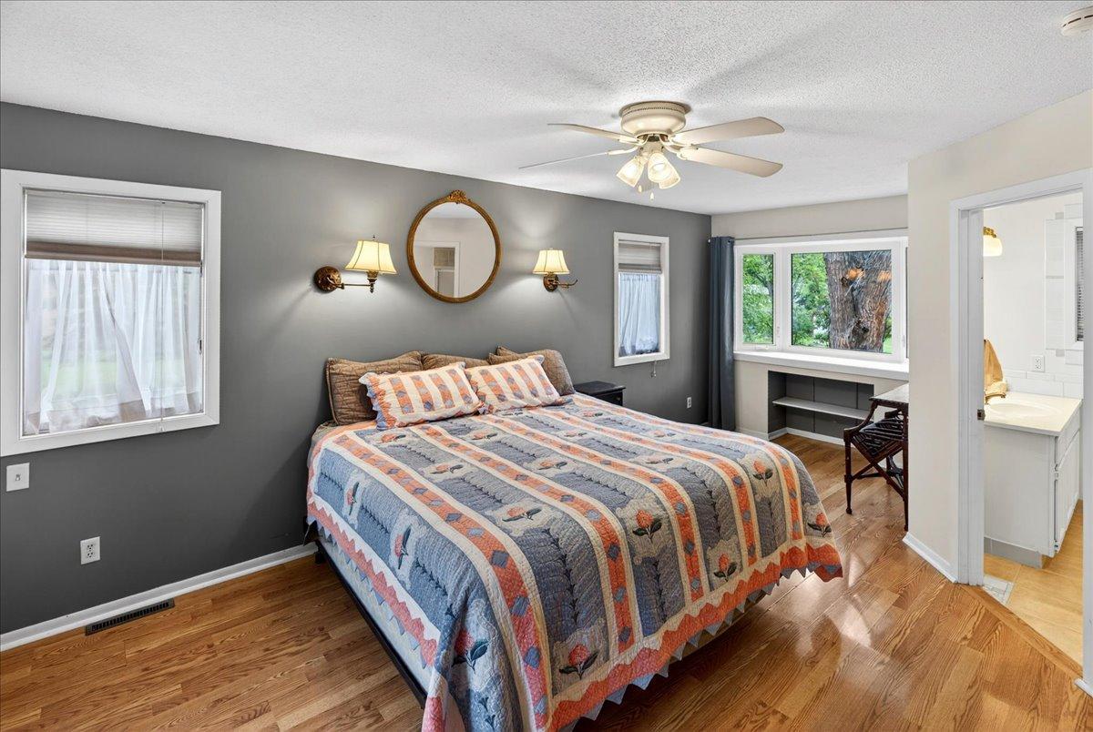 10204 Valley Forge Lane N Property Photo 10
