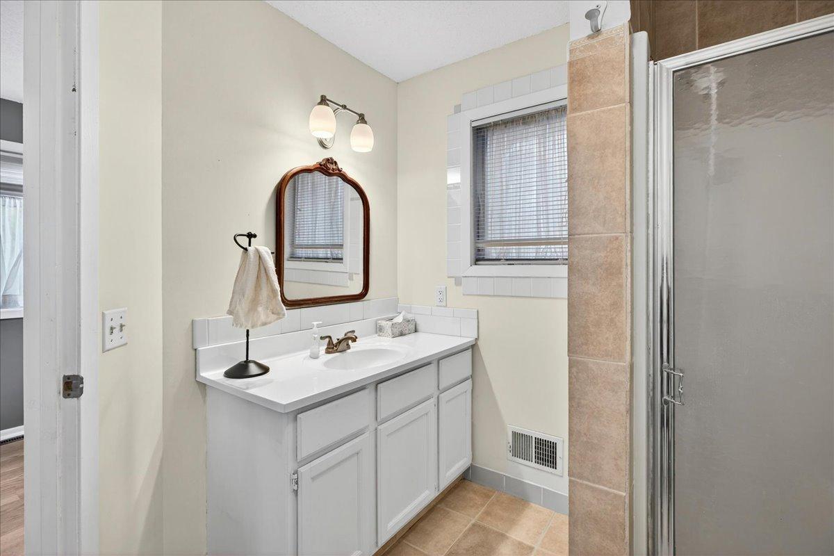 10204 Valley Forge Lane N Property Photo 10