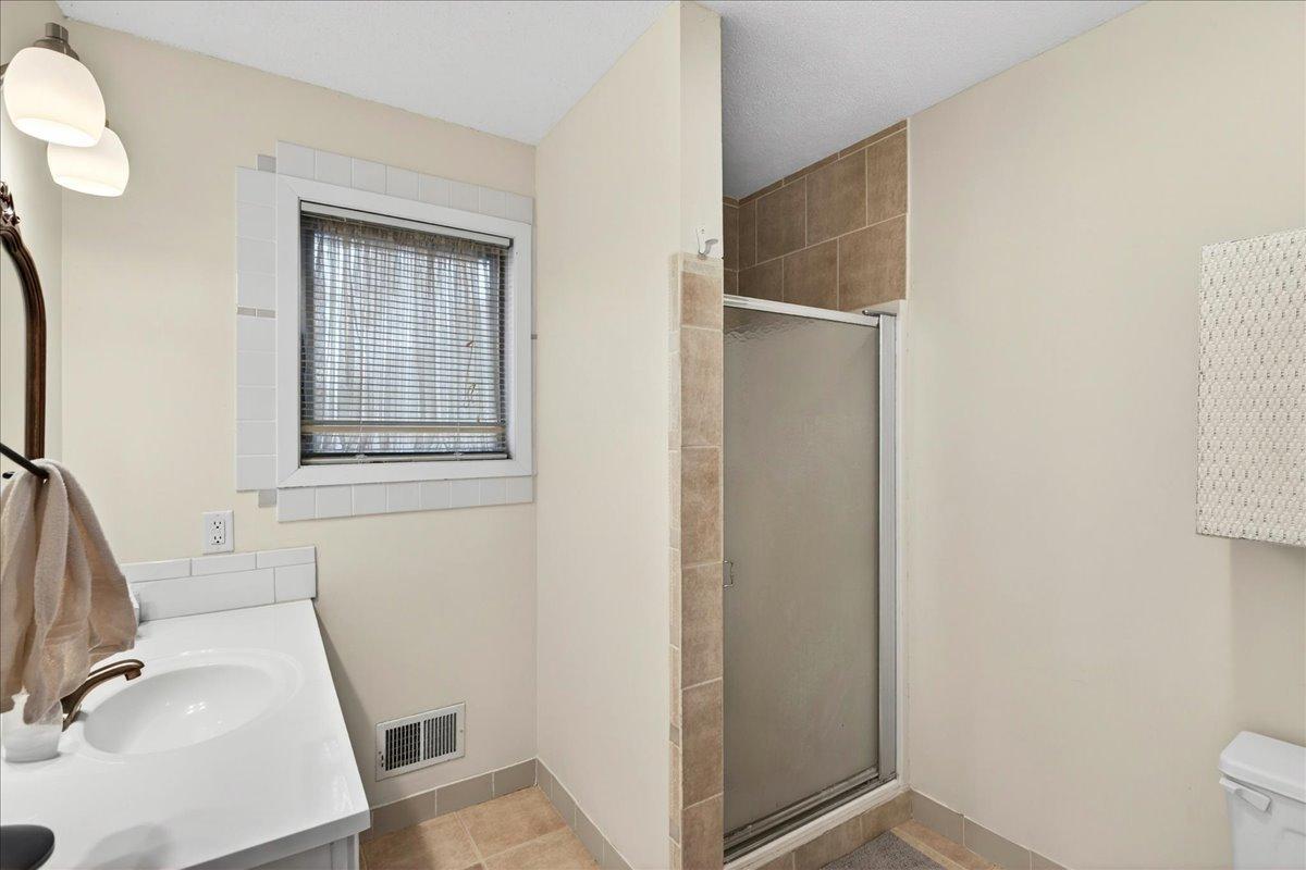 10204 Valley Forge Lane N Property Photo 13