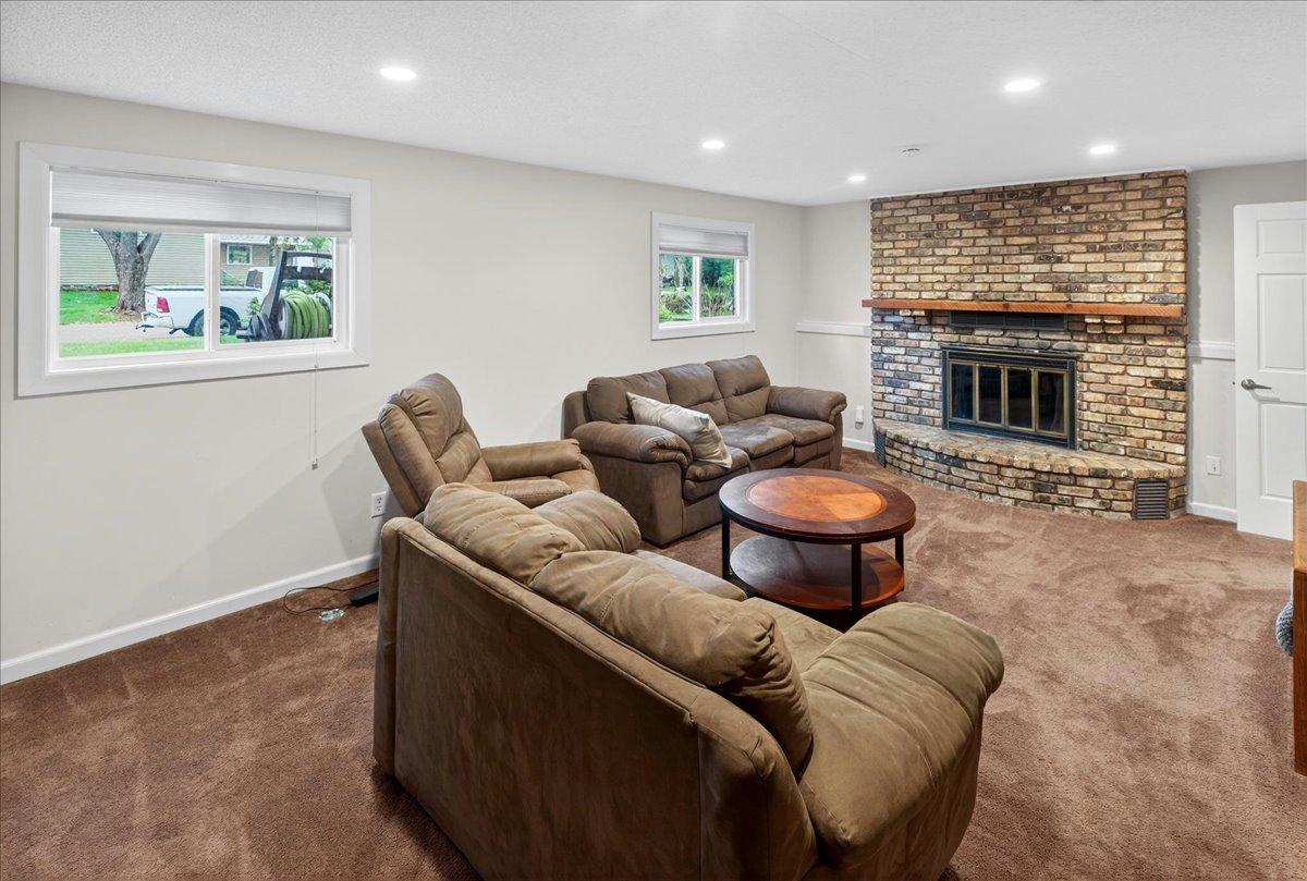 10204 Valley Forge Lane N Property Photo 20
