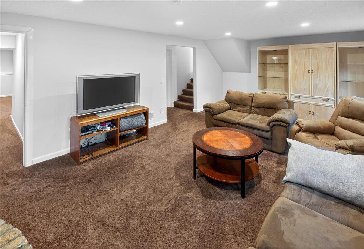 10204 Valley Forge Lane N Property Photo 21