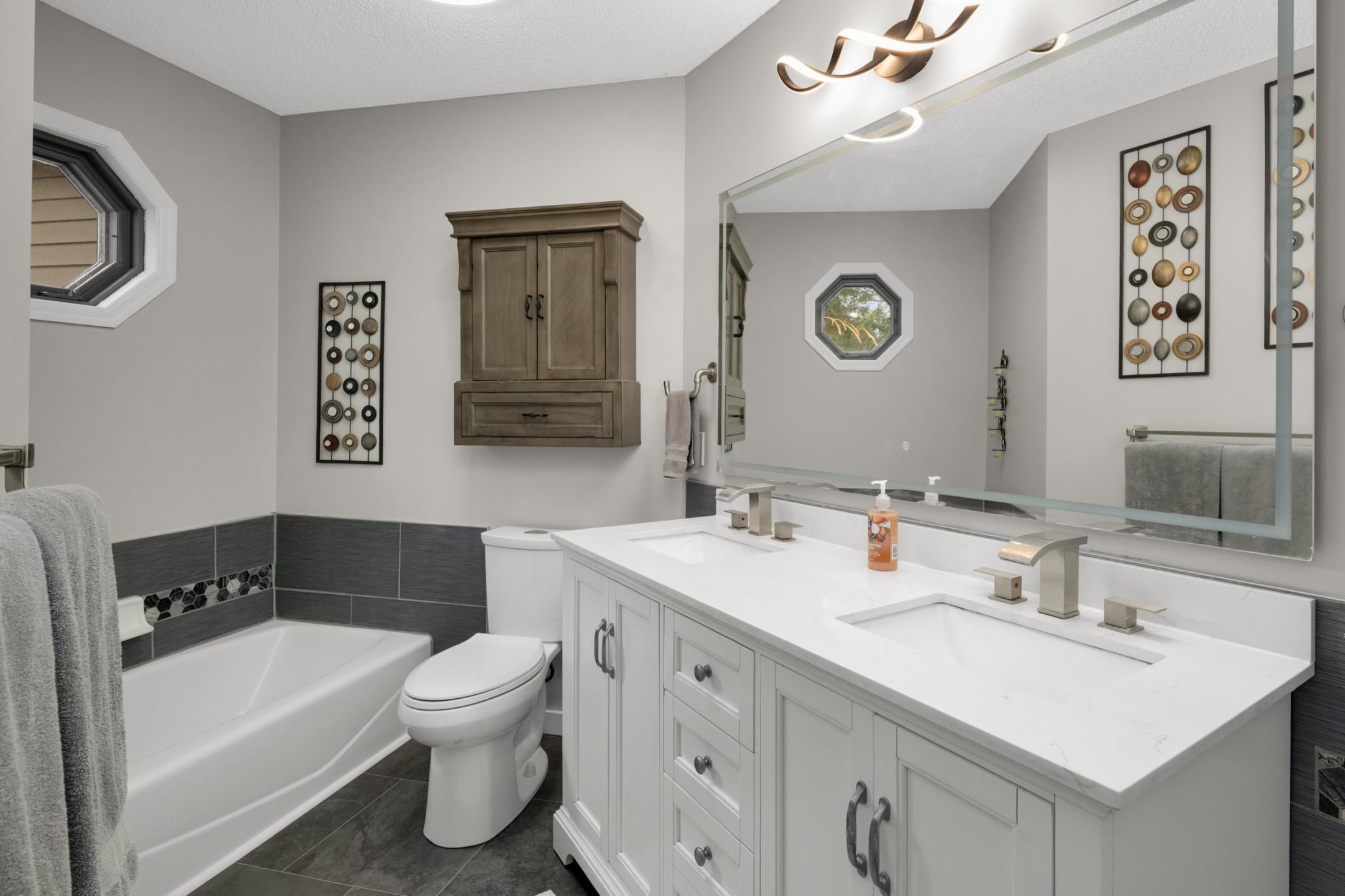 17550 Foxboro Lane Property Photo 1